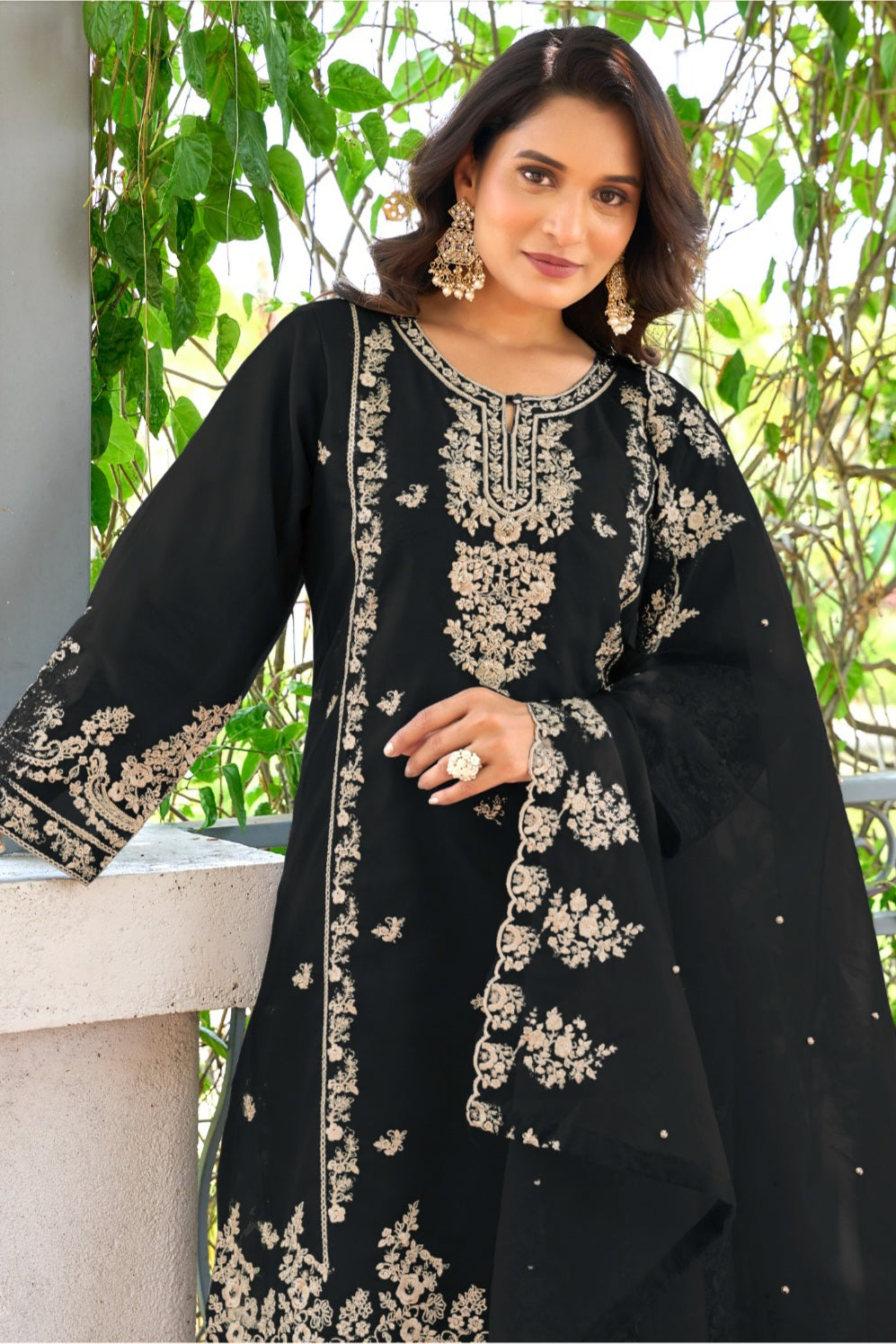 Ornate Glow Pakistani Suit EAPK0066