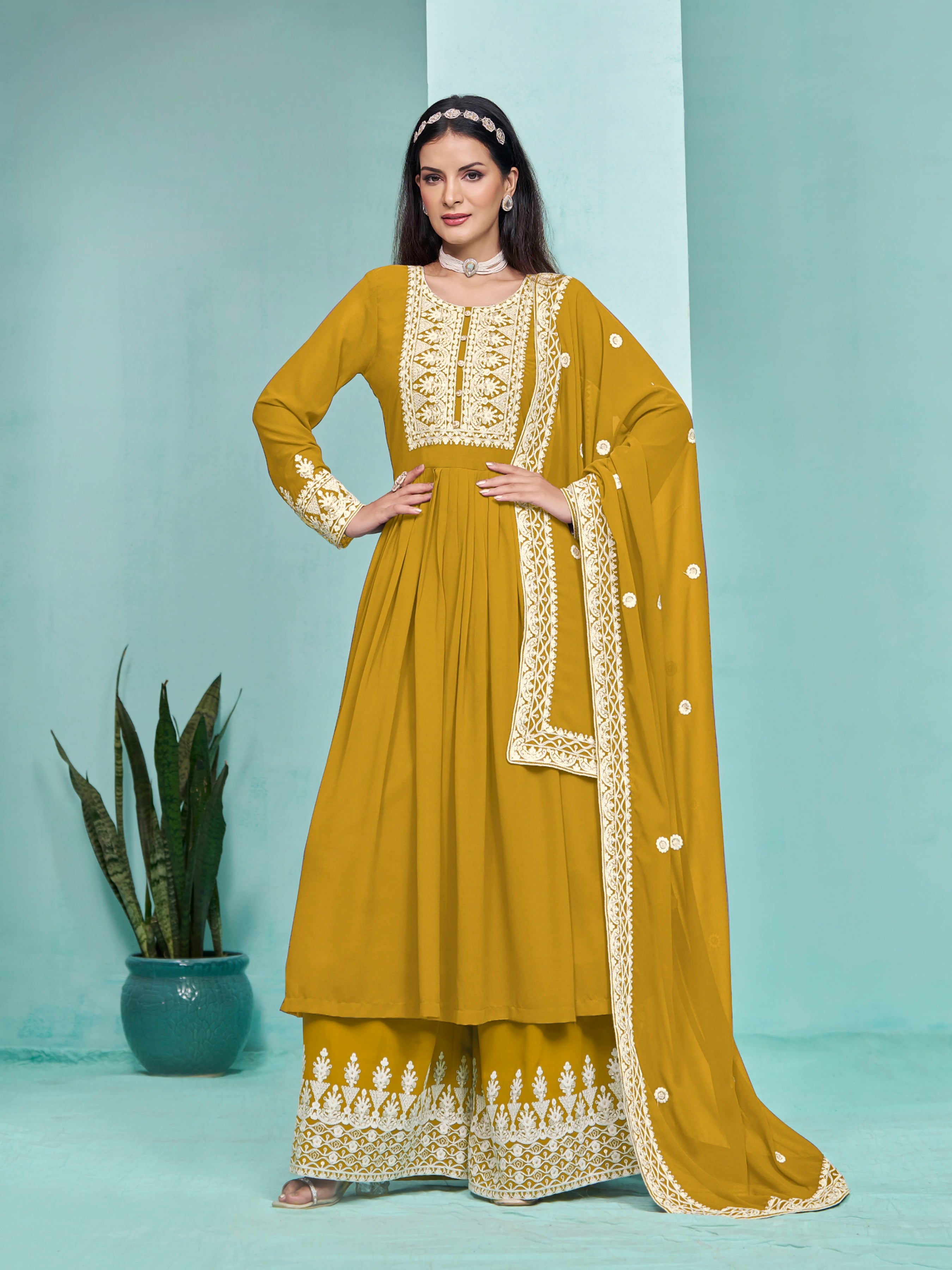 Celeste Charm Embroderied suit EASR0062