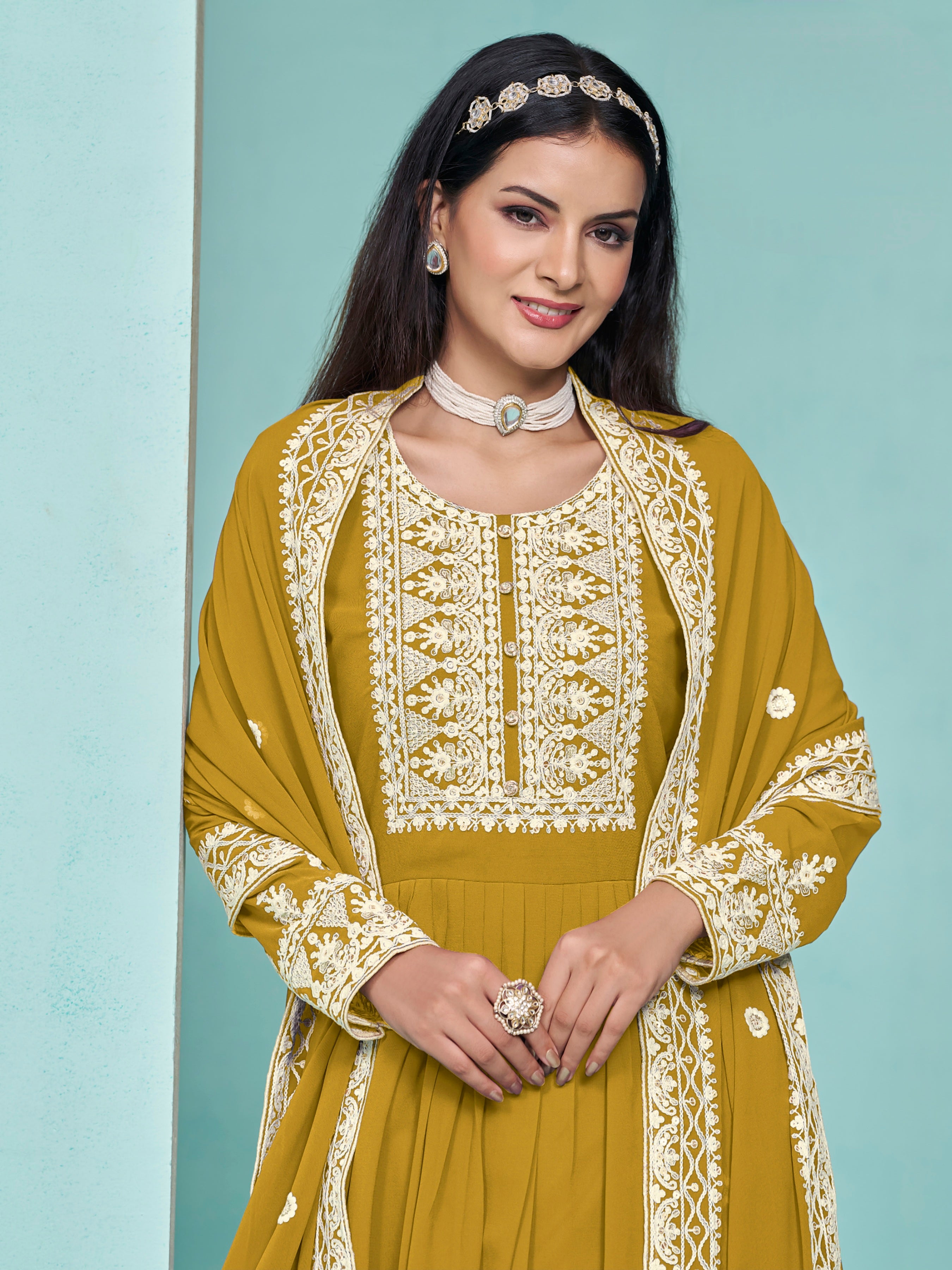 Celeste Charm Embroderied suit EASR0062