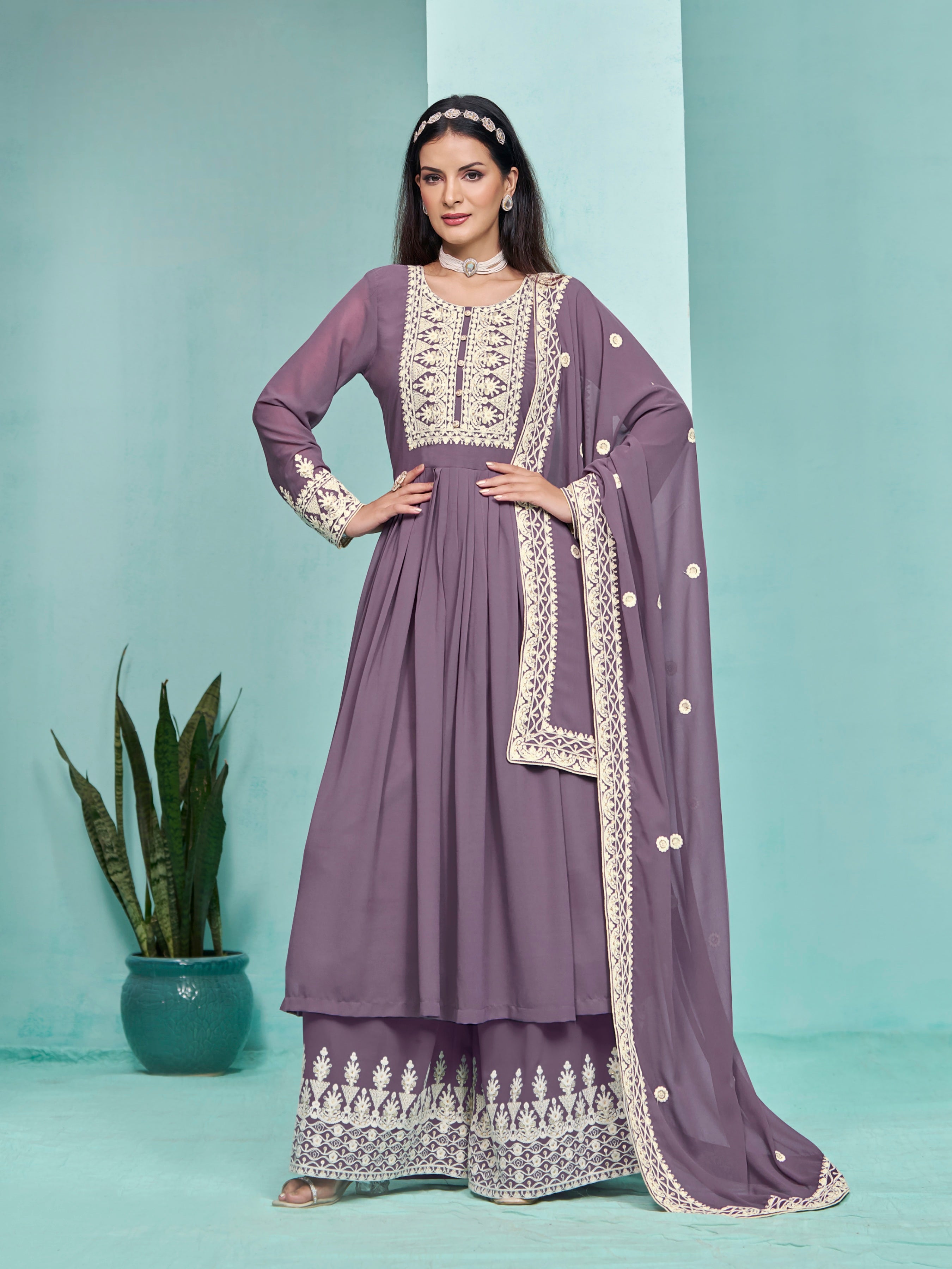 Celeste Charm Embroderied suit EASR0062