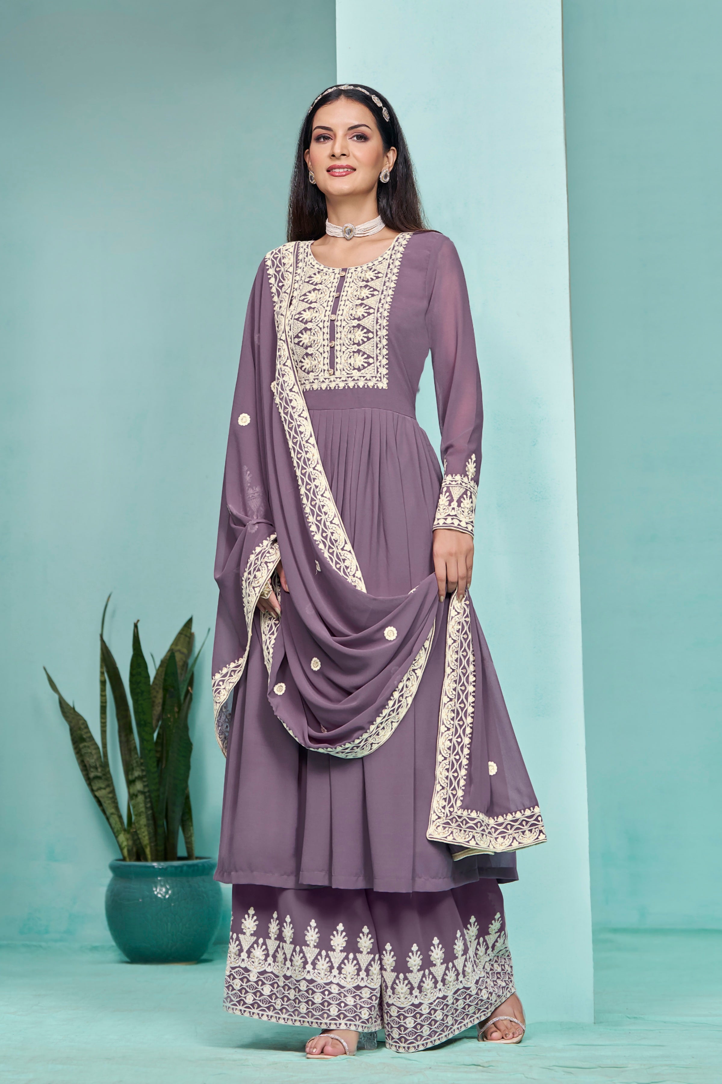 Celeste Charm Embroderied suit EASR0062
