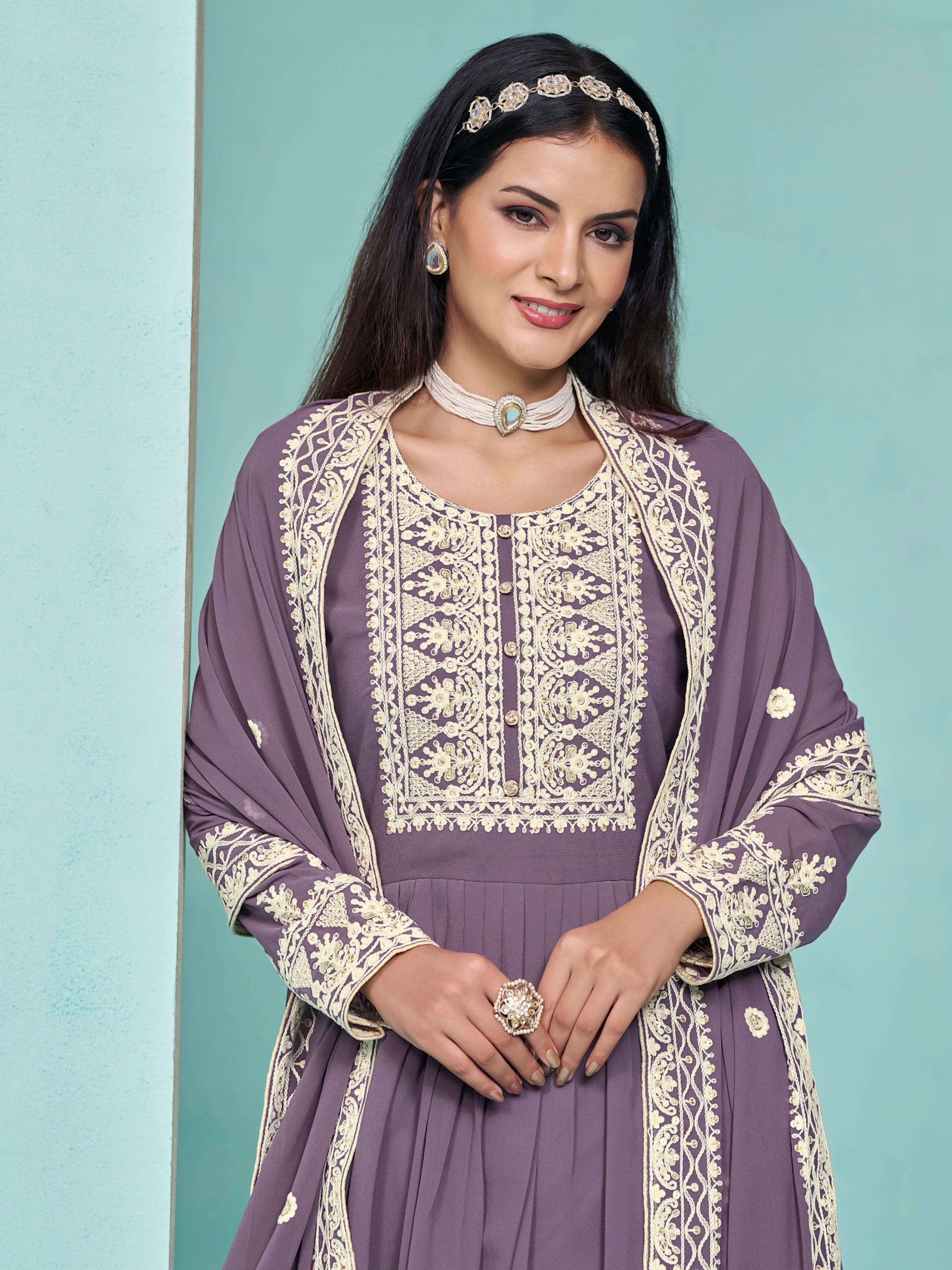 Celeste Charm Embroderied suit EASR0062