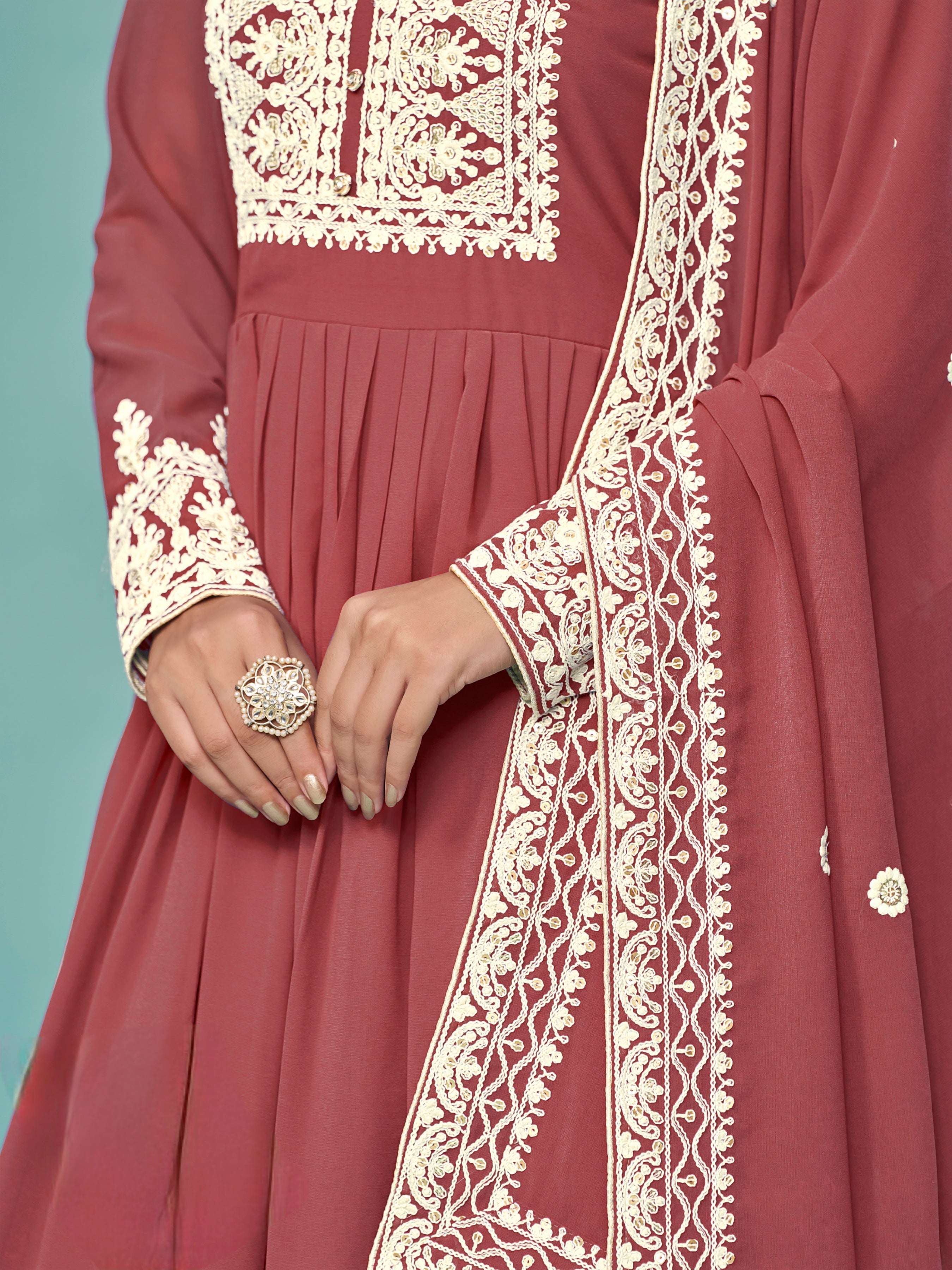 Celeste Charm Embroderied suit EASR0062