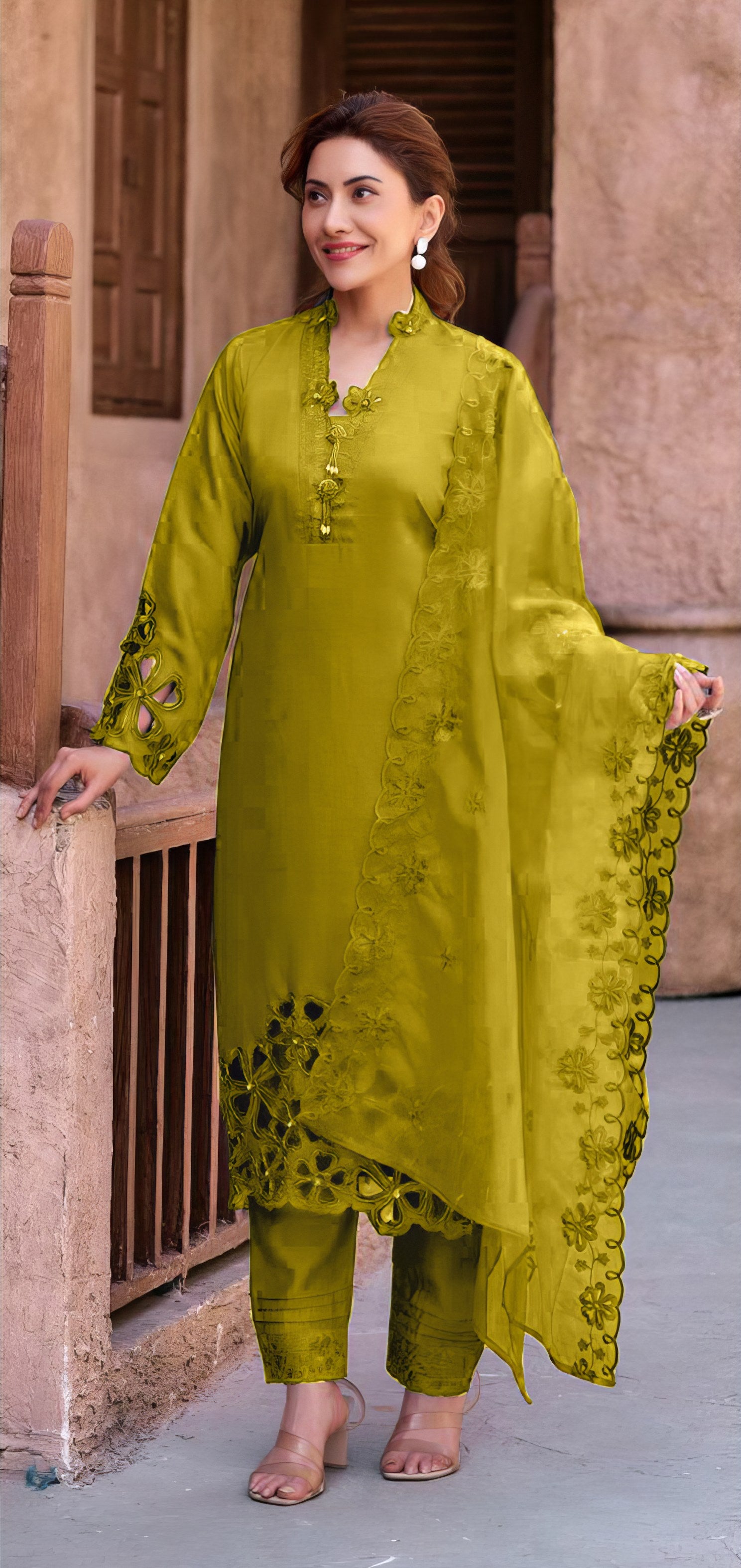 Velora Charm Premium Pakistani suit EAPK0022