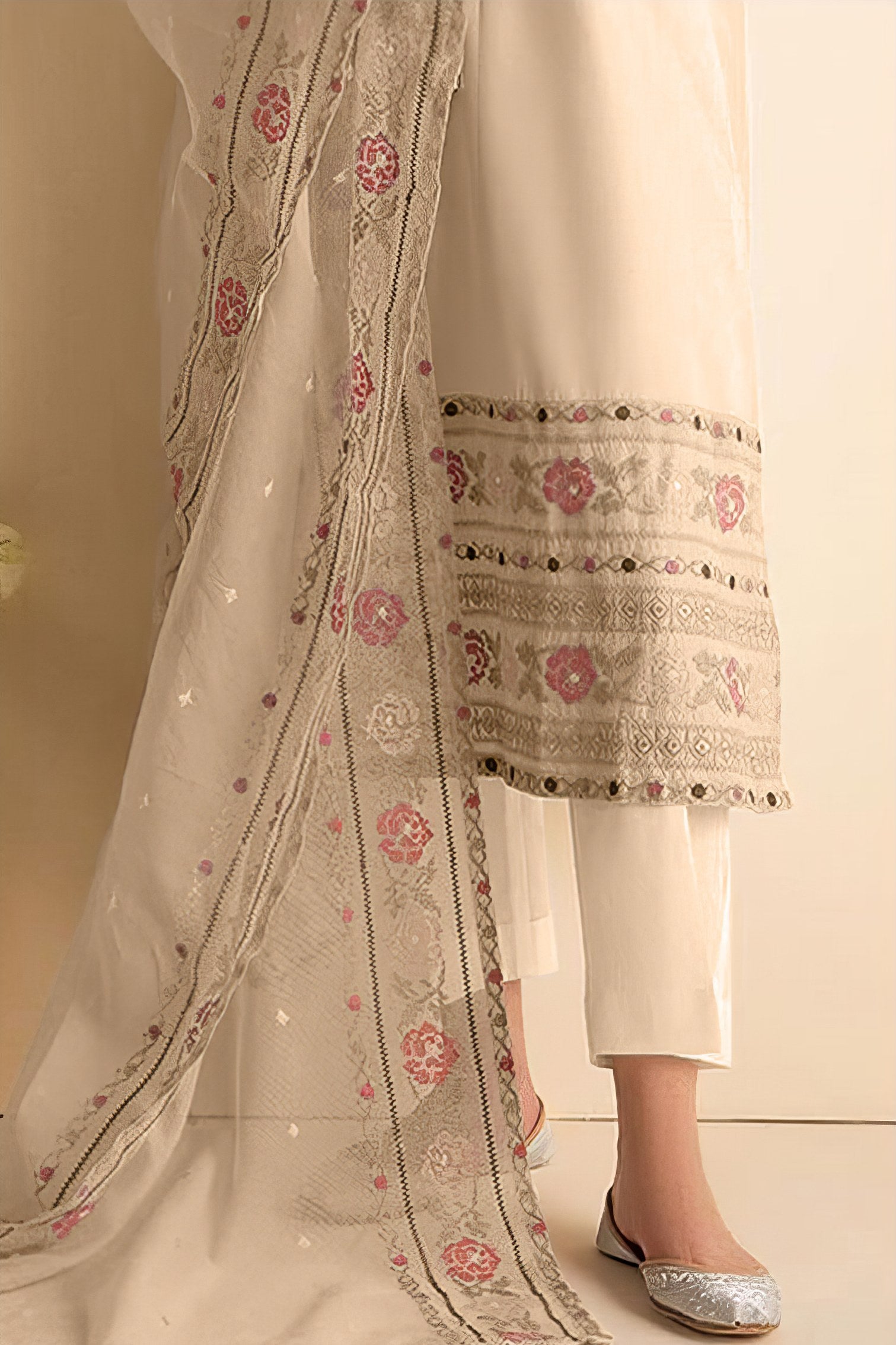 ViscoS Silk With Embroidered Pakistani suit LXPK0024