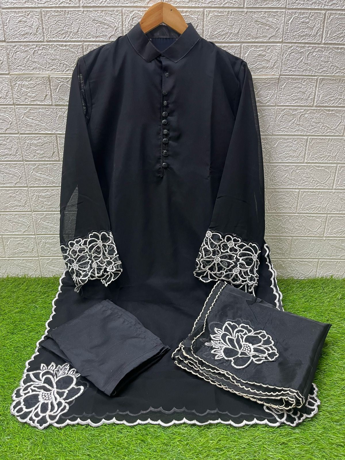 Zarminaa Set Elegance Pakistani Suit EAPK0073