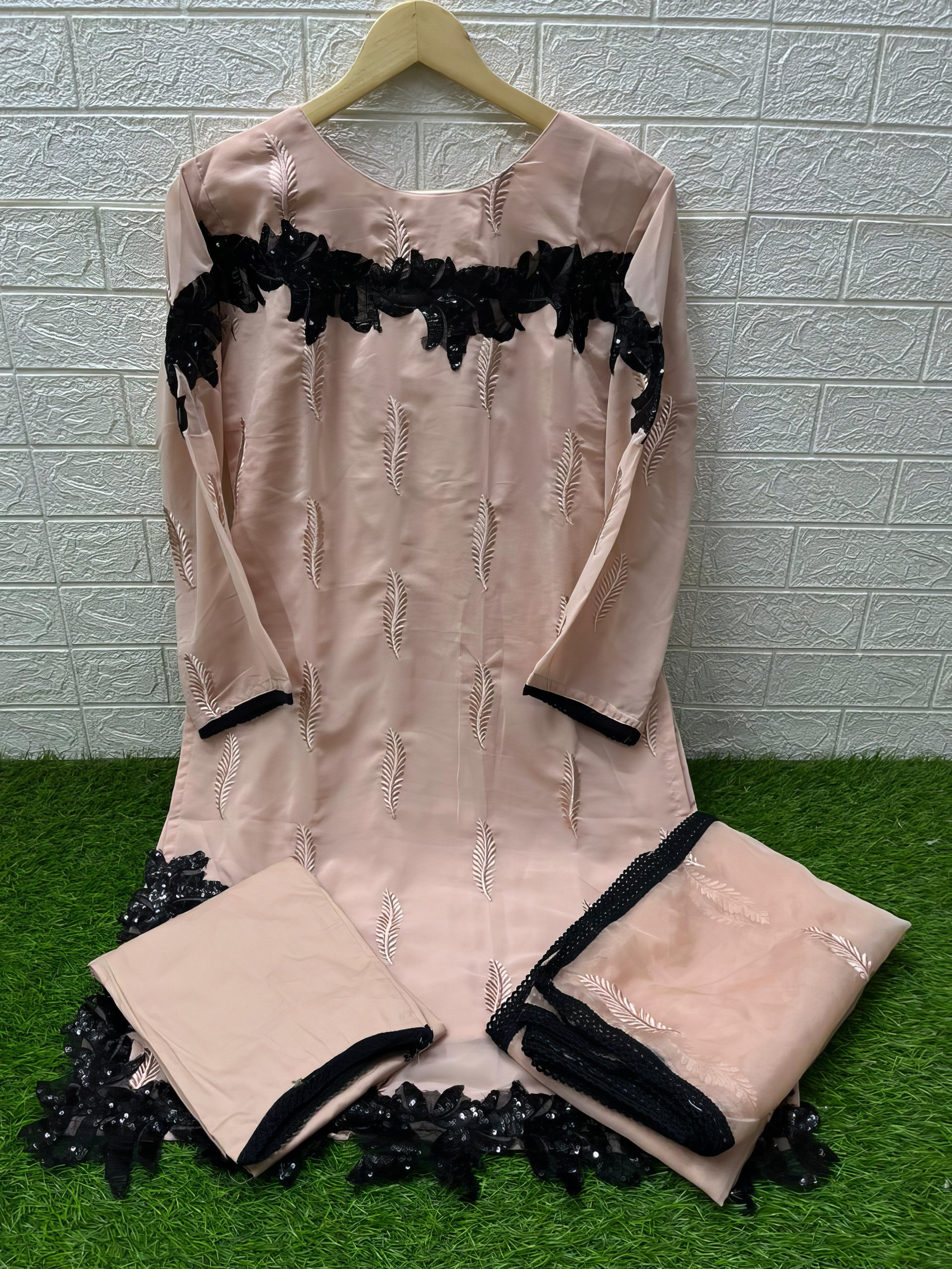 Zarminaa Grace Pakistani Suit LXPK0038
