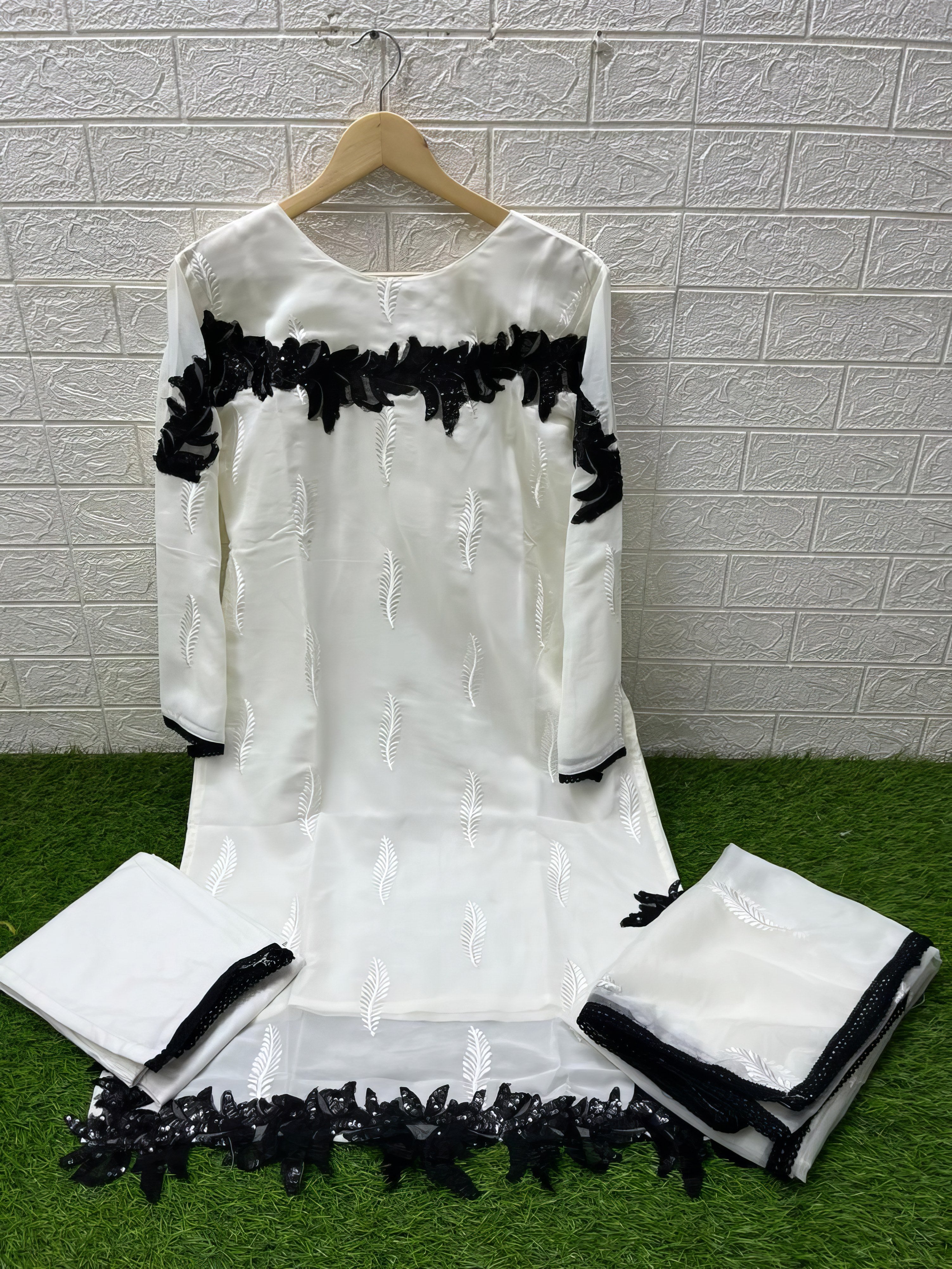 Zarminaa Grace Pakistani Suit LXPK0038