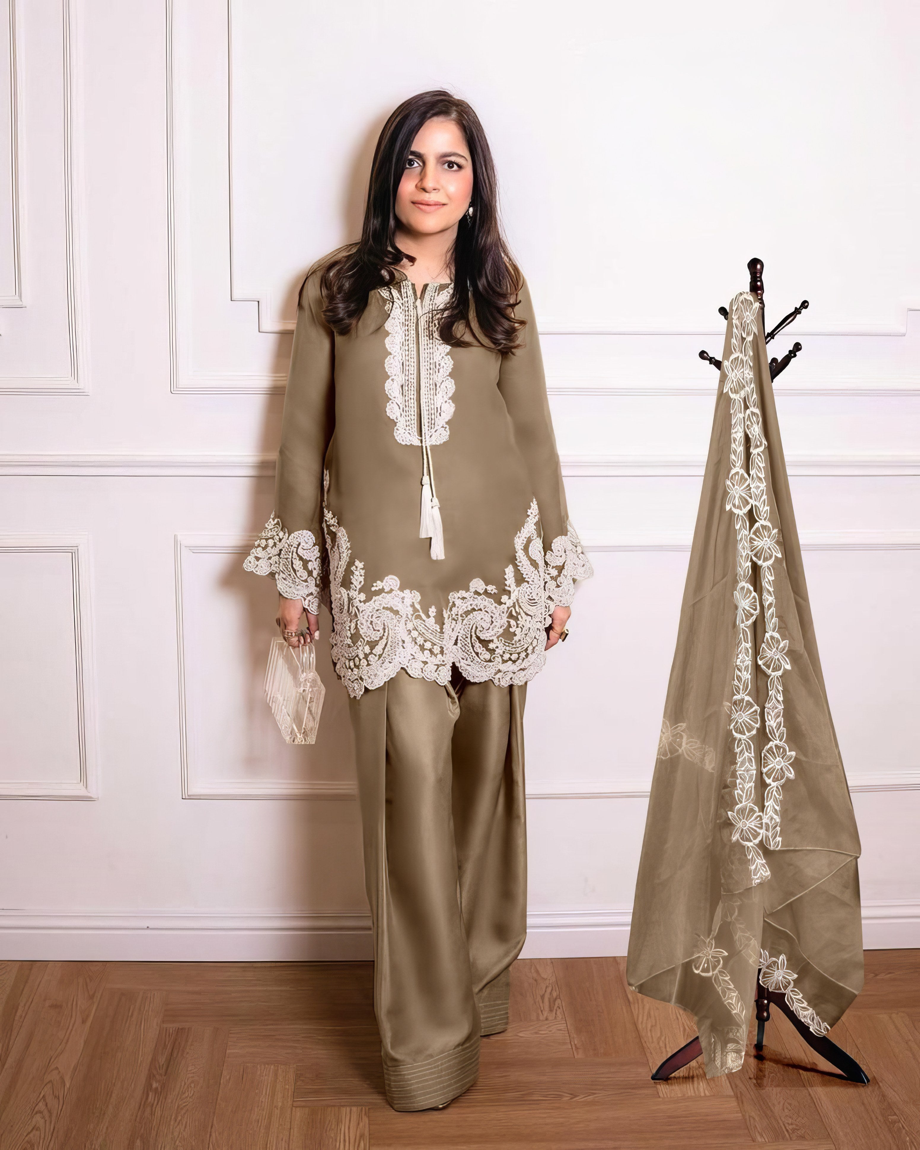 Zareen Farsi Embroidered  Pakistani Suit LXPK0069