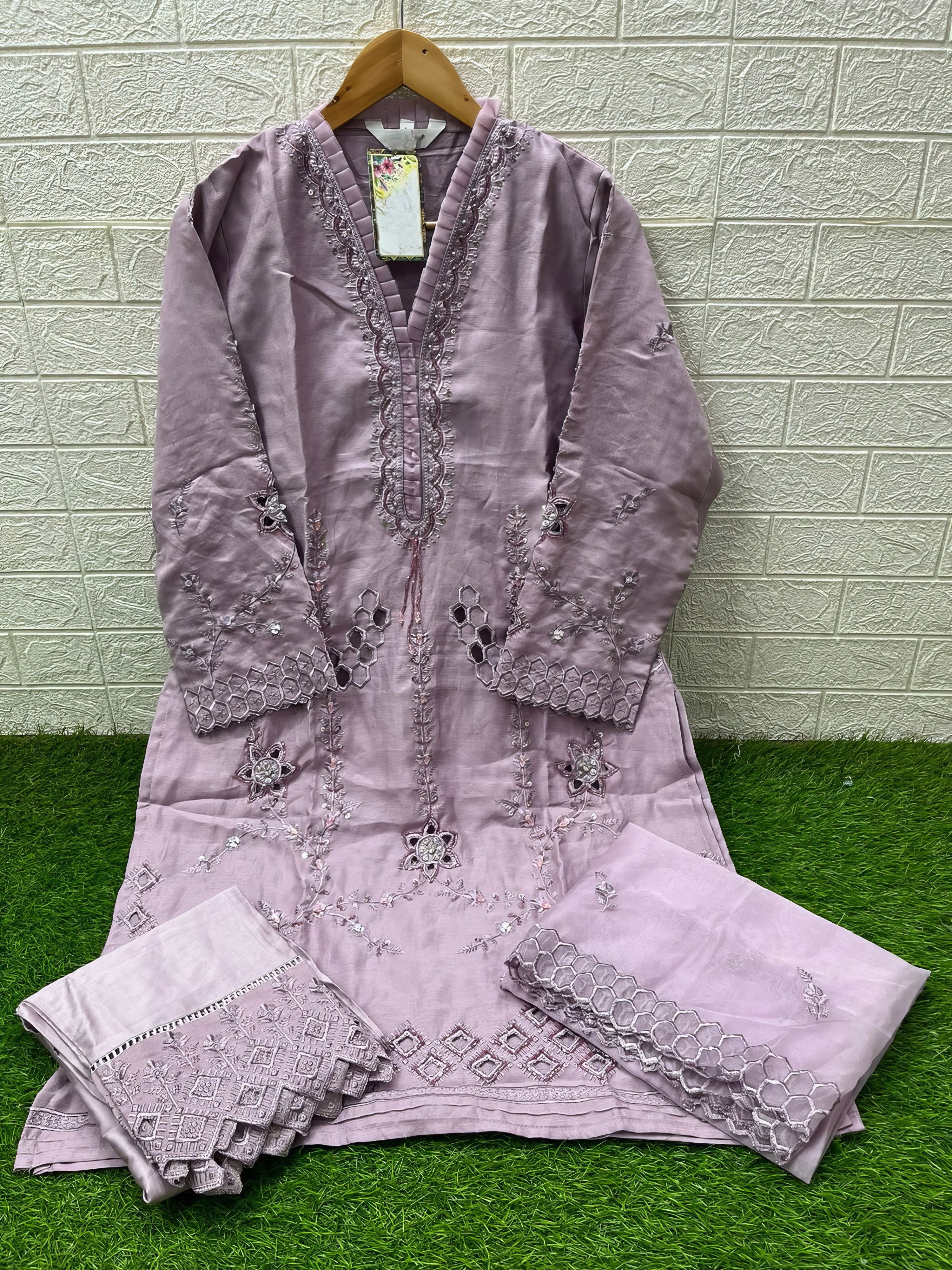 Zehra Embroidered Lee Silk Pakistani Suit LXPK0071