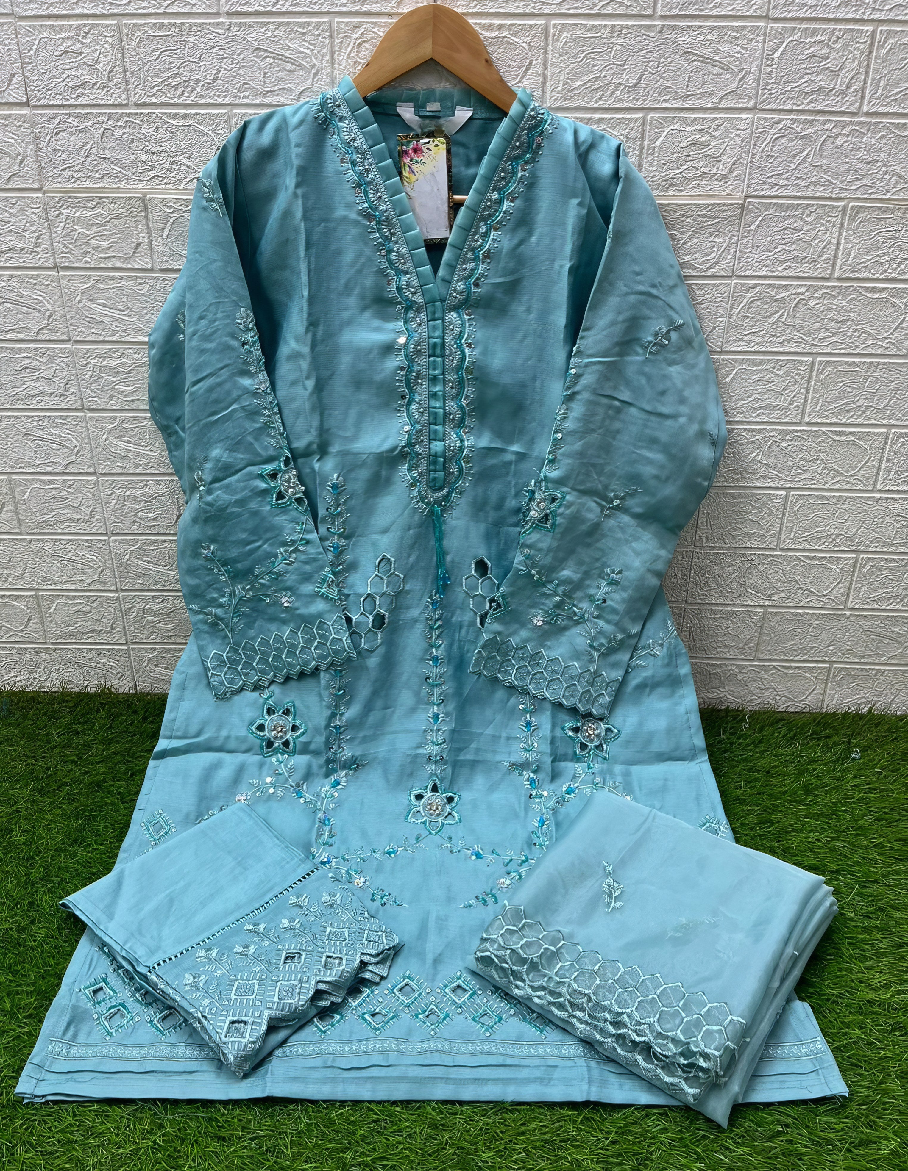 Zehra Embroidered Lee Silk Pakistani Suit LXPK0071