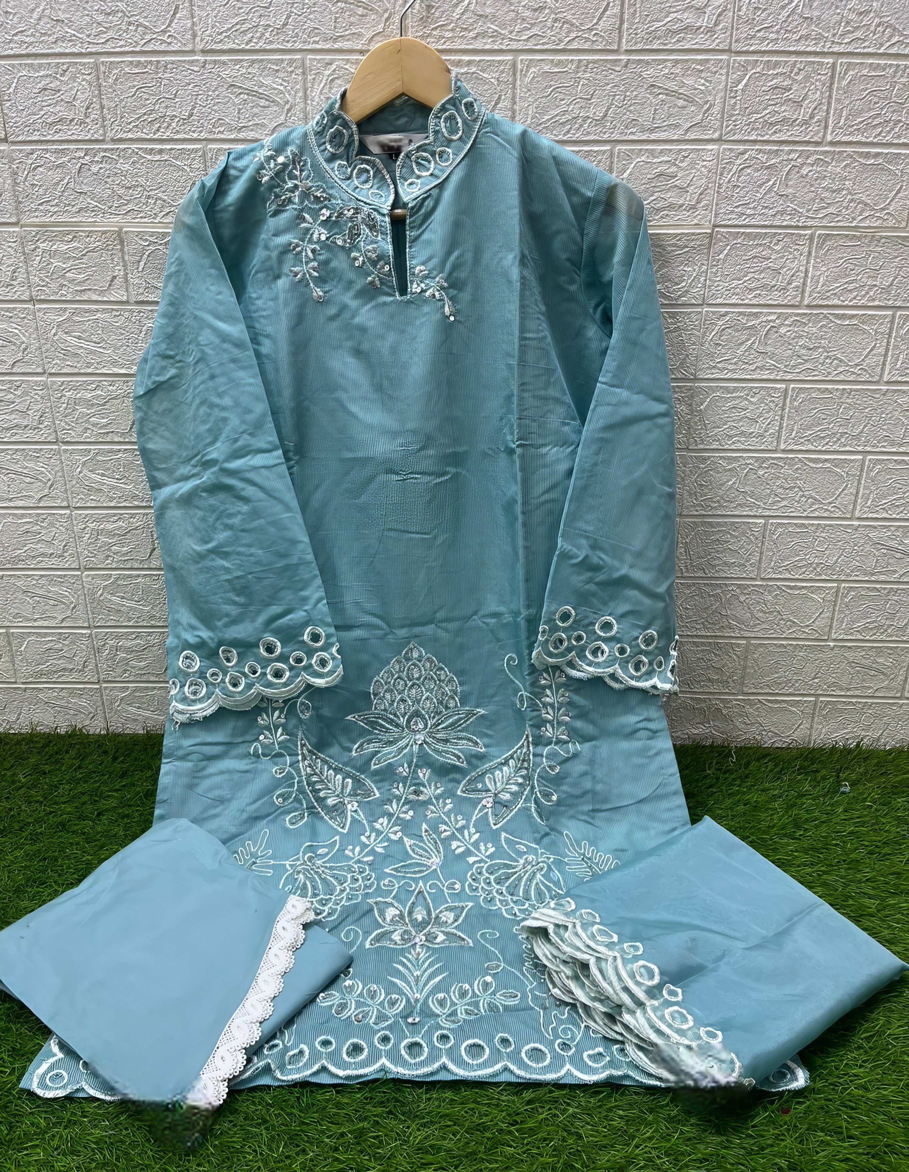 Naaz Embroidered Pakistani Suit LXPK0072