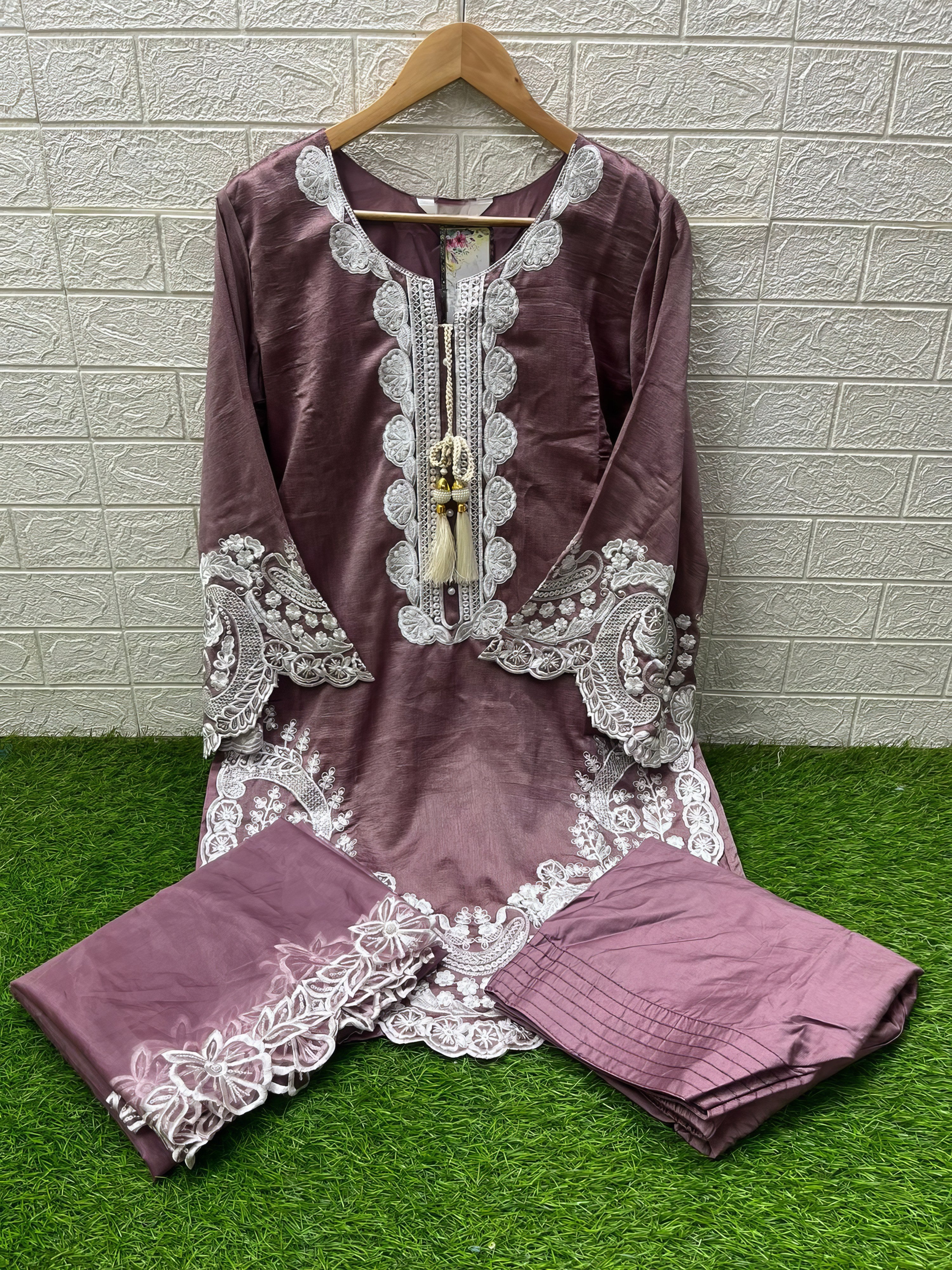 Zareen Farsi Embroidered  Pakistani Suit LXPK0069