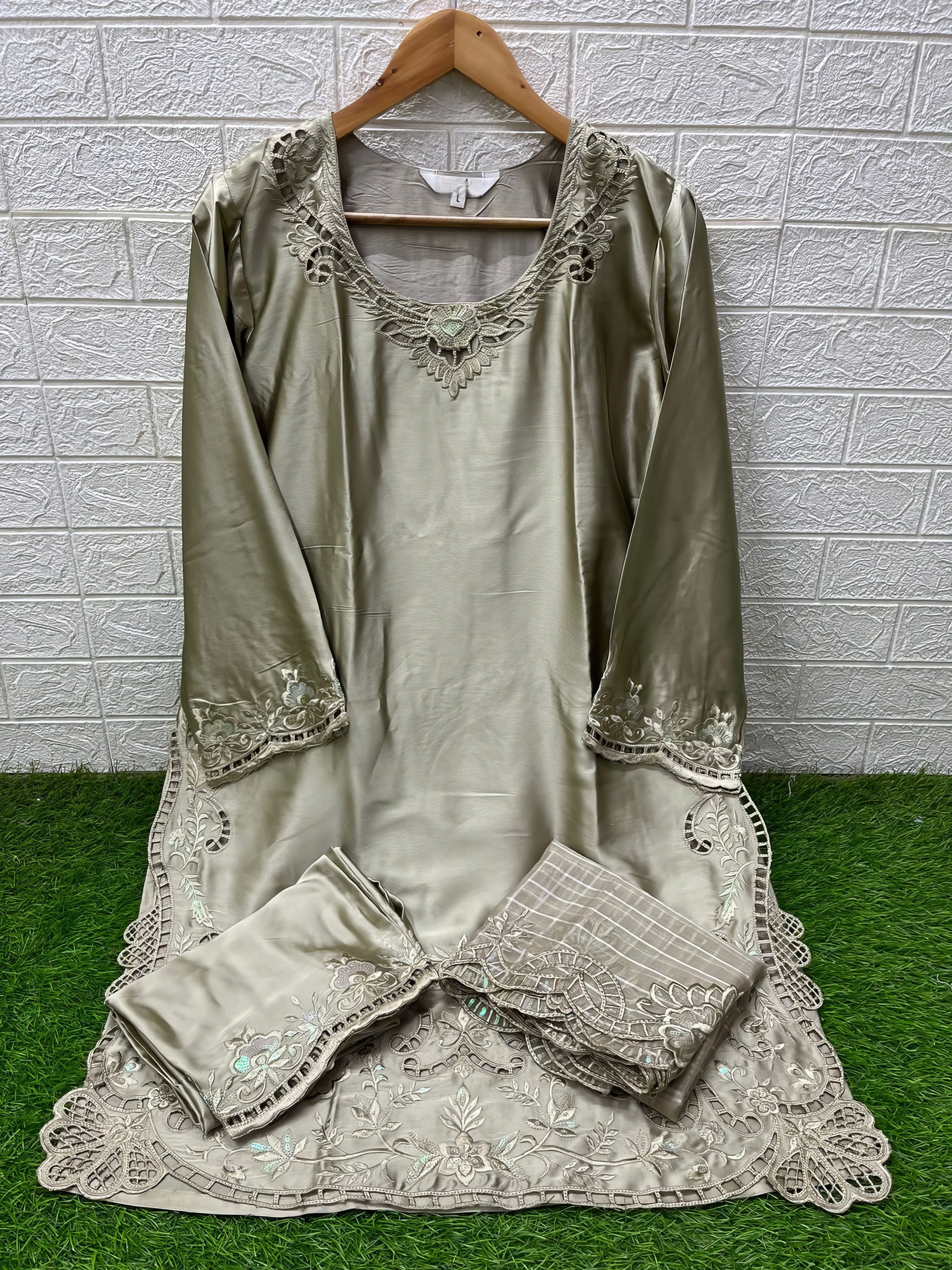 Nayra Sequin Embroidered Pakistani Suit LXPK0073