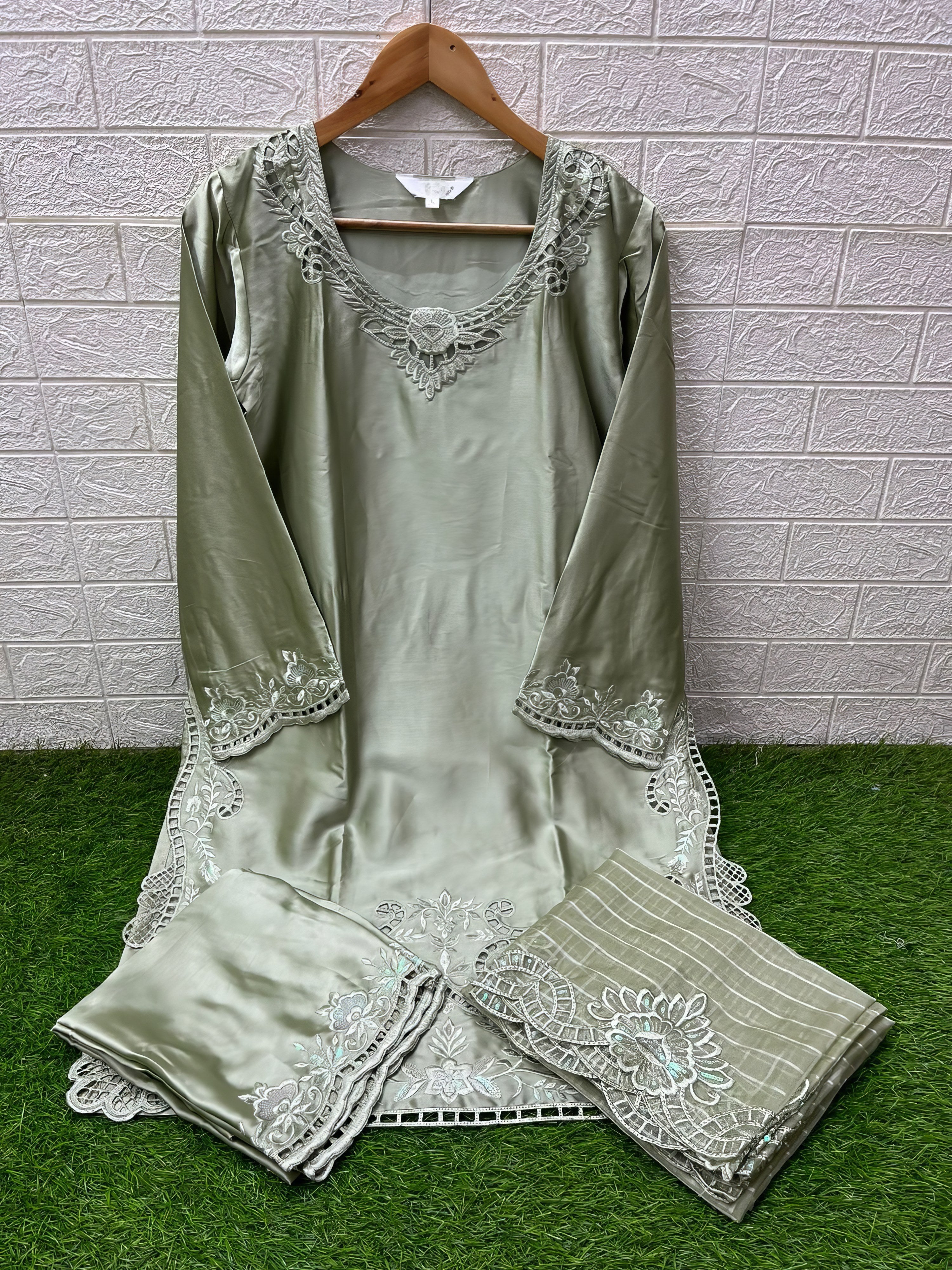 Nayra Sequin Embroidered Pakistani Suit LXPK0073