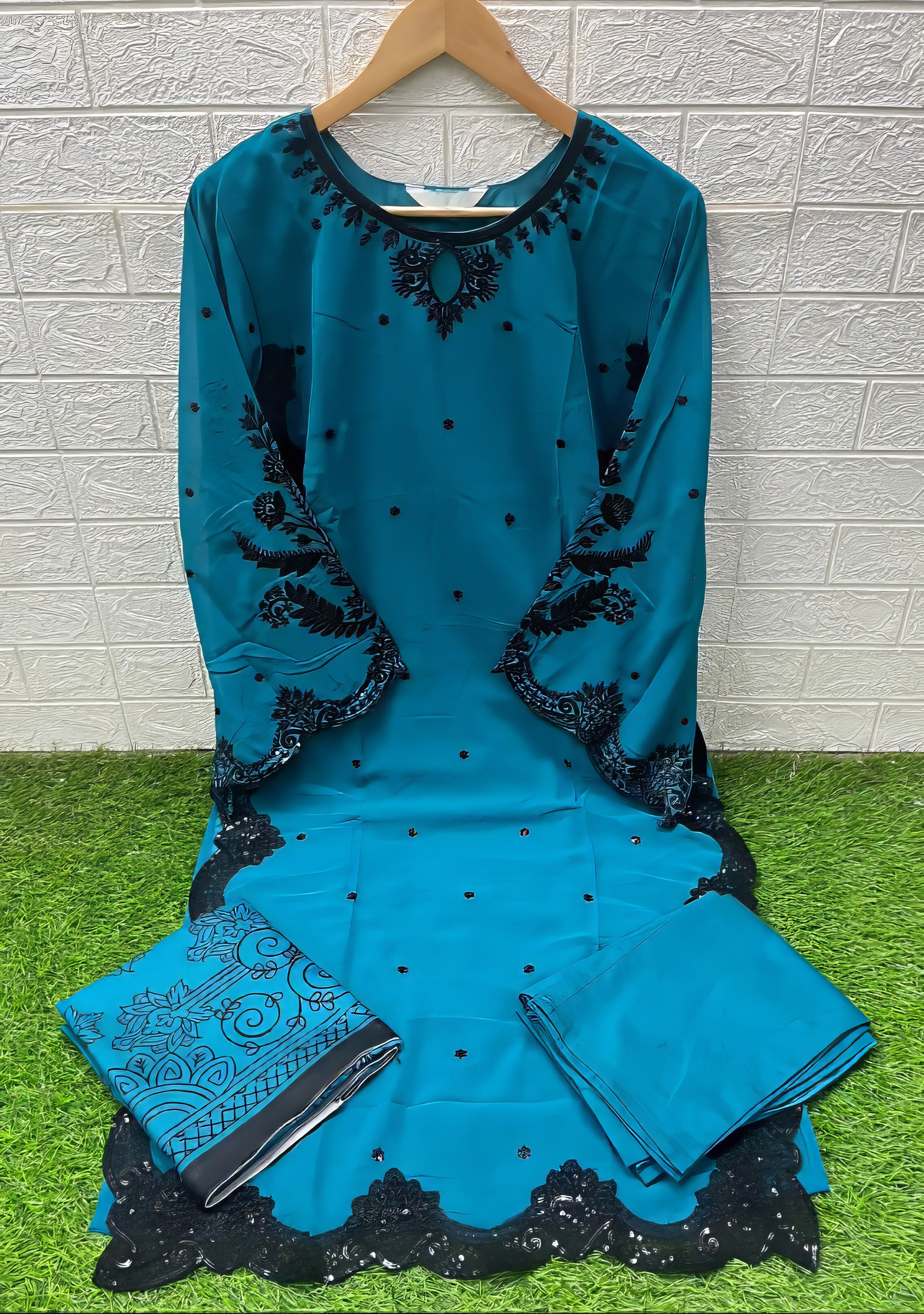 Ishya Cutwork Bell Sleeve Pakistani Suit LXPK0074