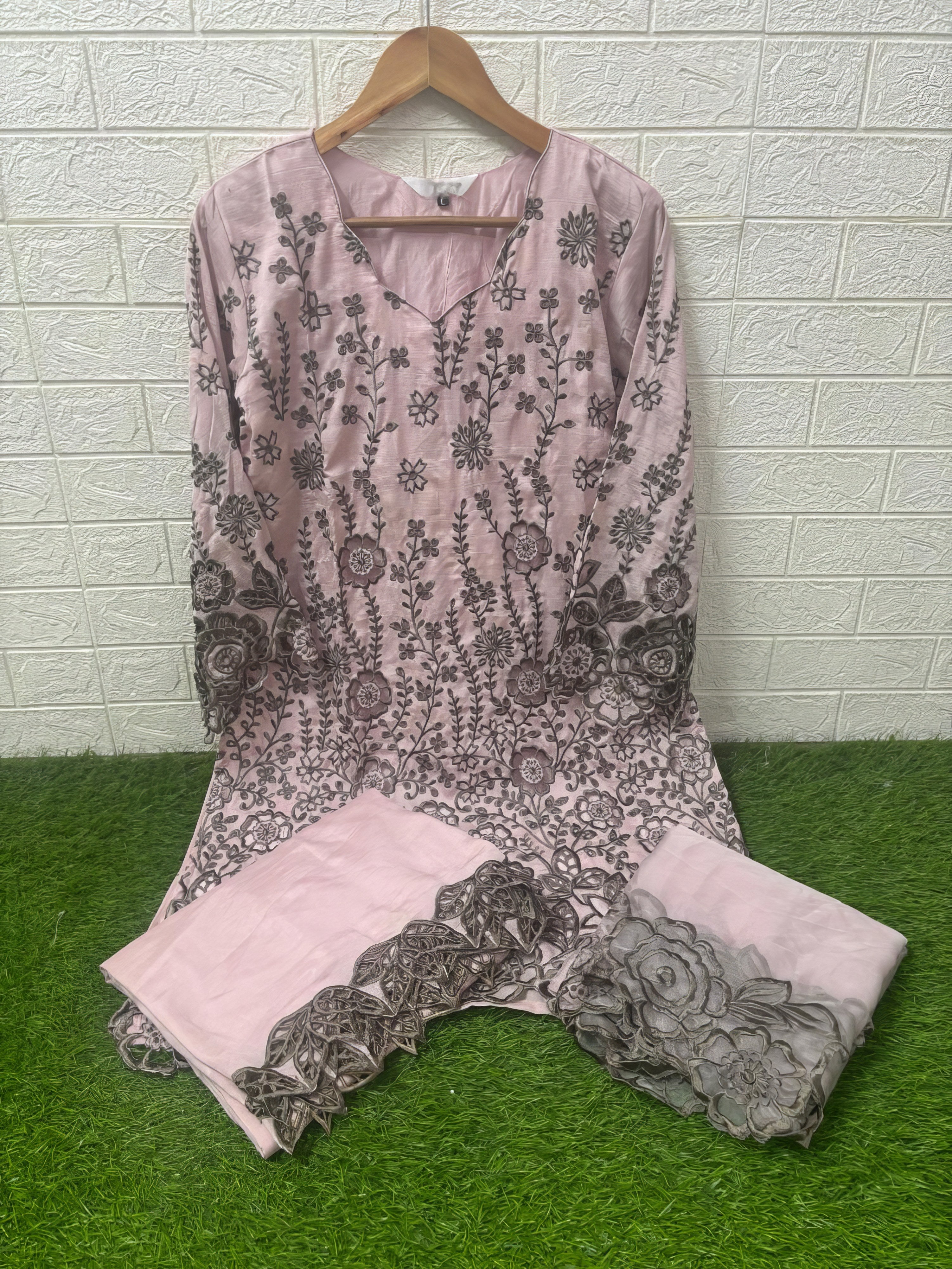 Falak Vichitra Cutwork Pakistani Suit LXPK0076