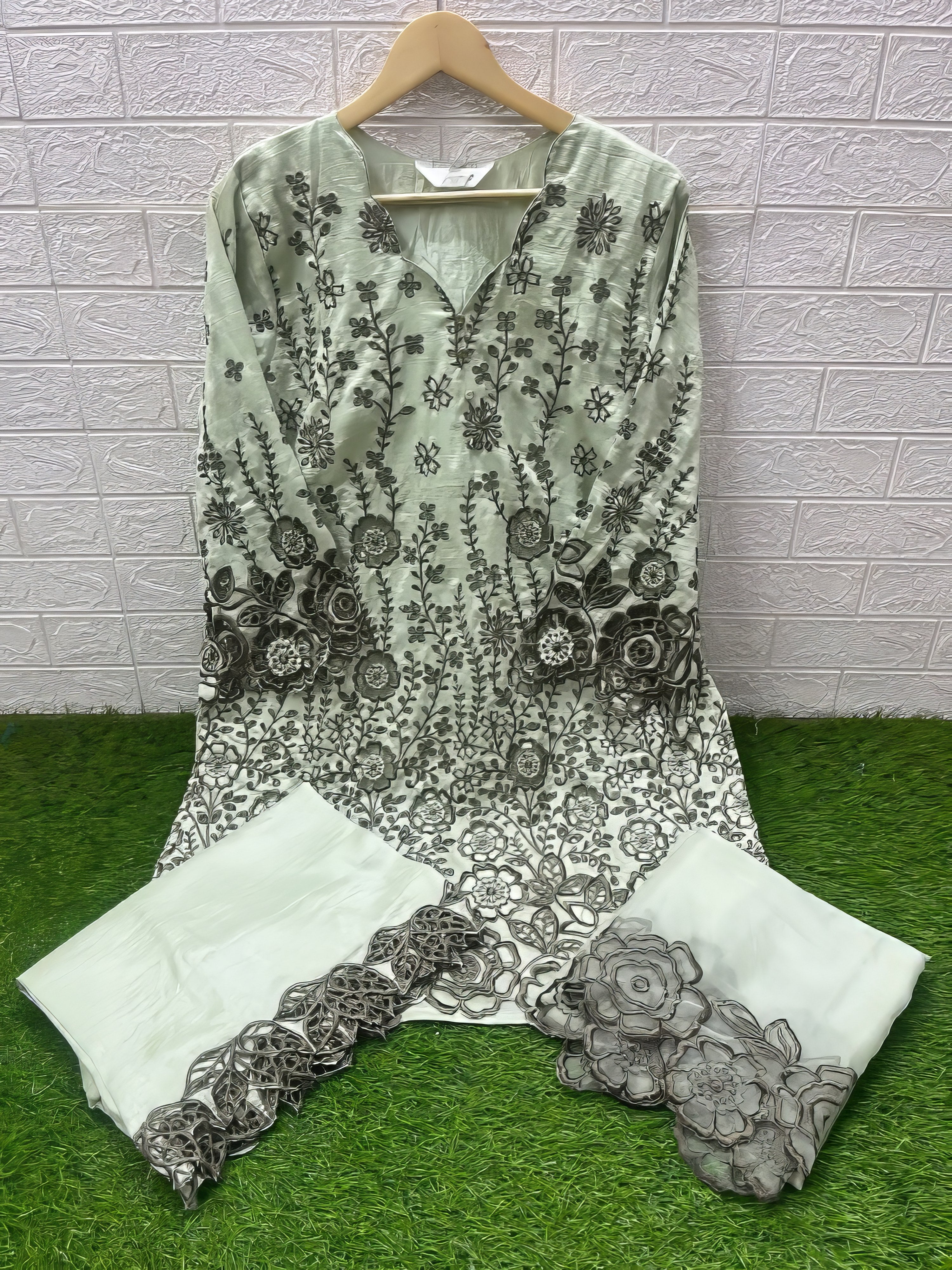 Falak Vichitra Cutwork Pakistani Suit LXPK0076