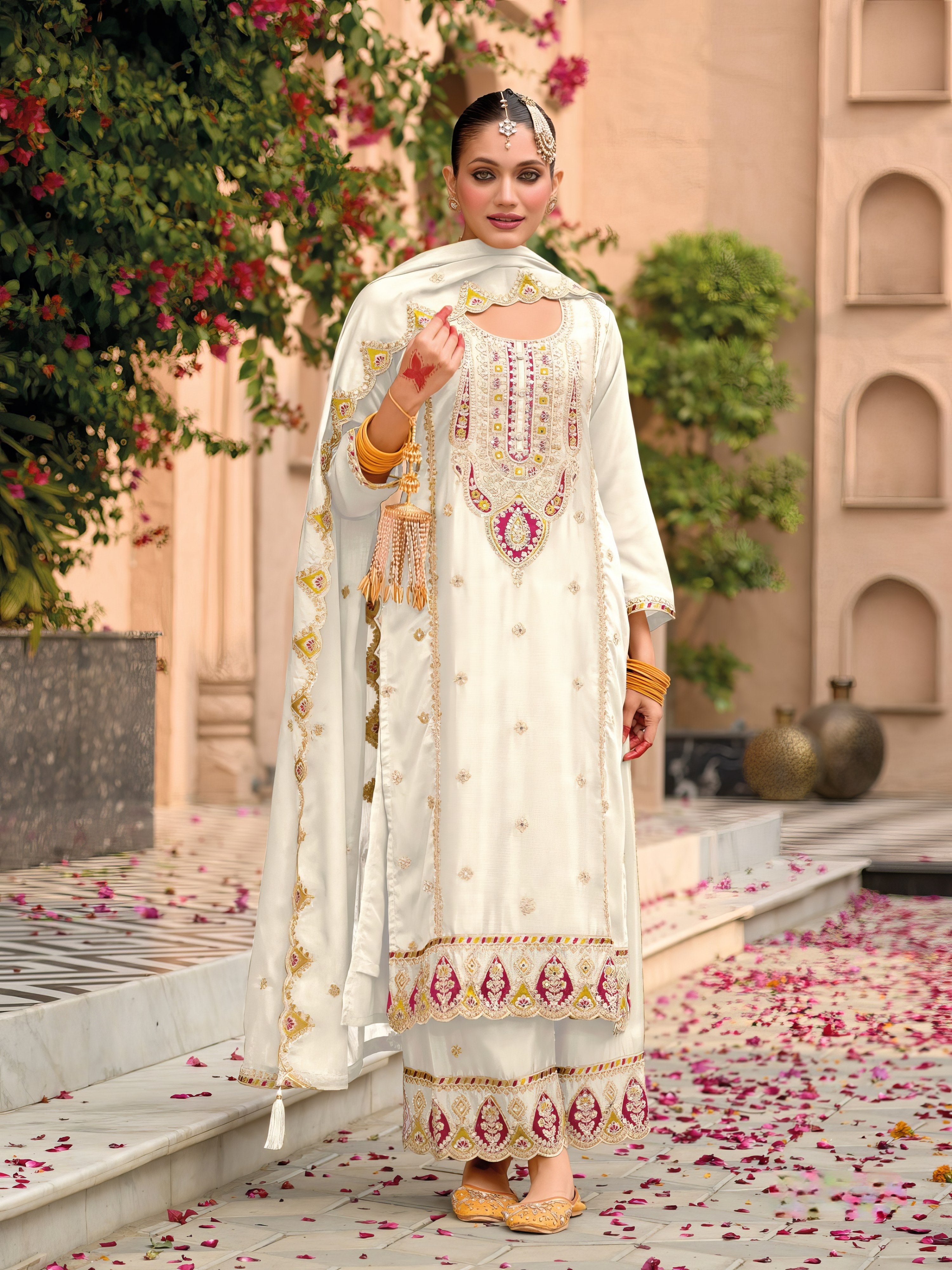 Chinon Charm Pakistani Suit EAPK0076