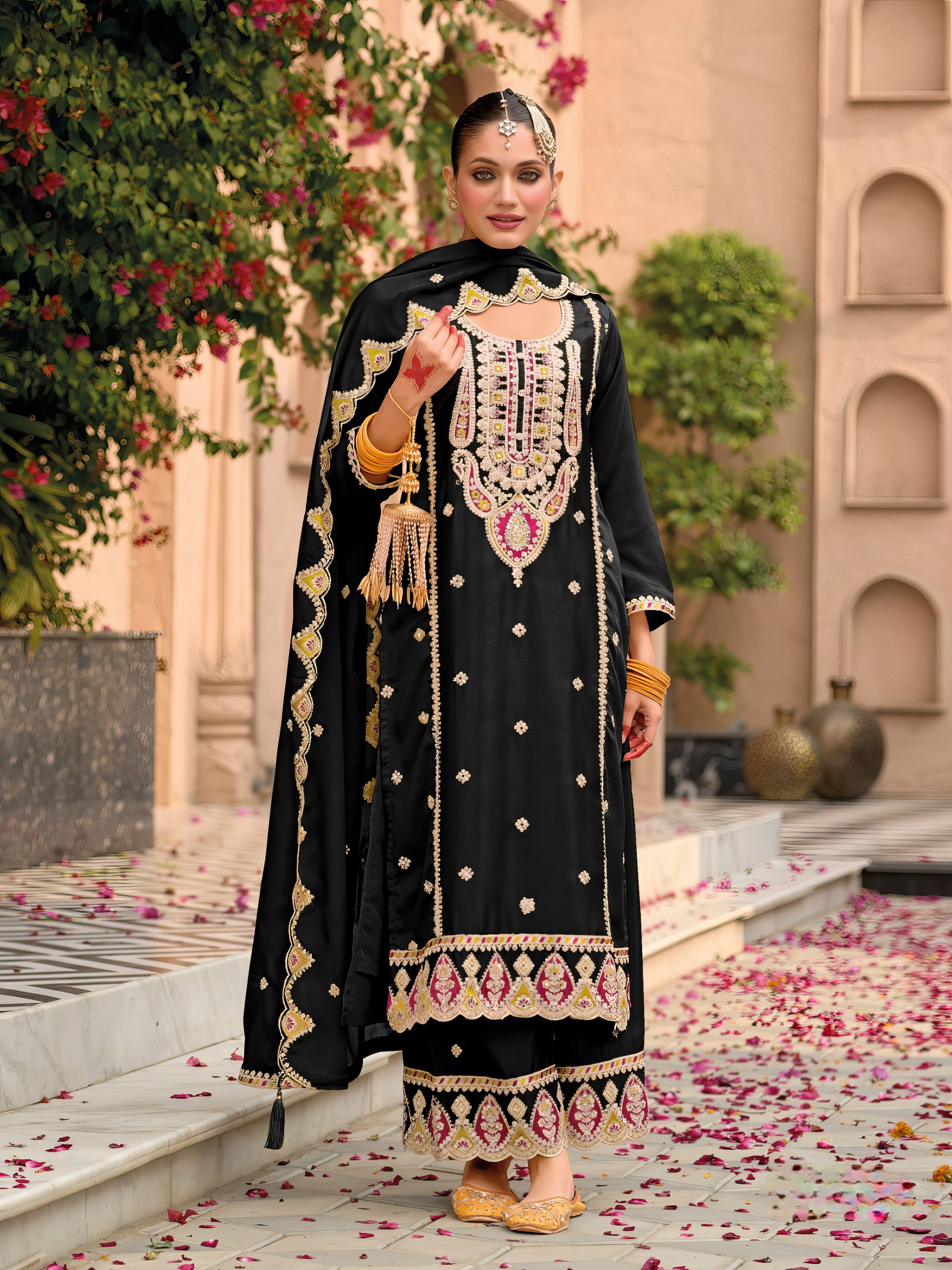 Chinon Charm Pakistani Suit EAPK0076