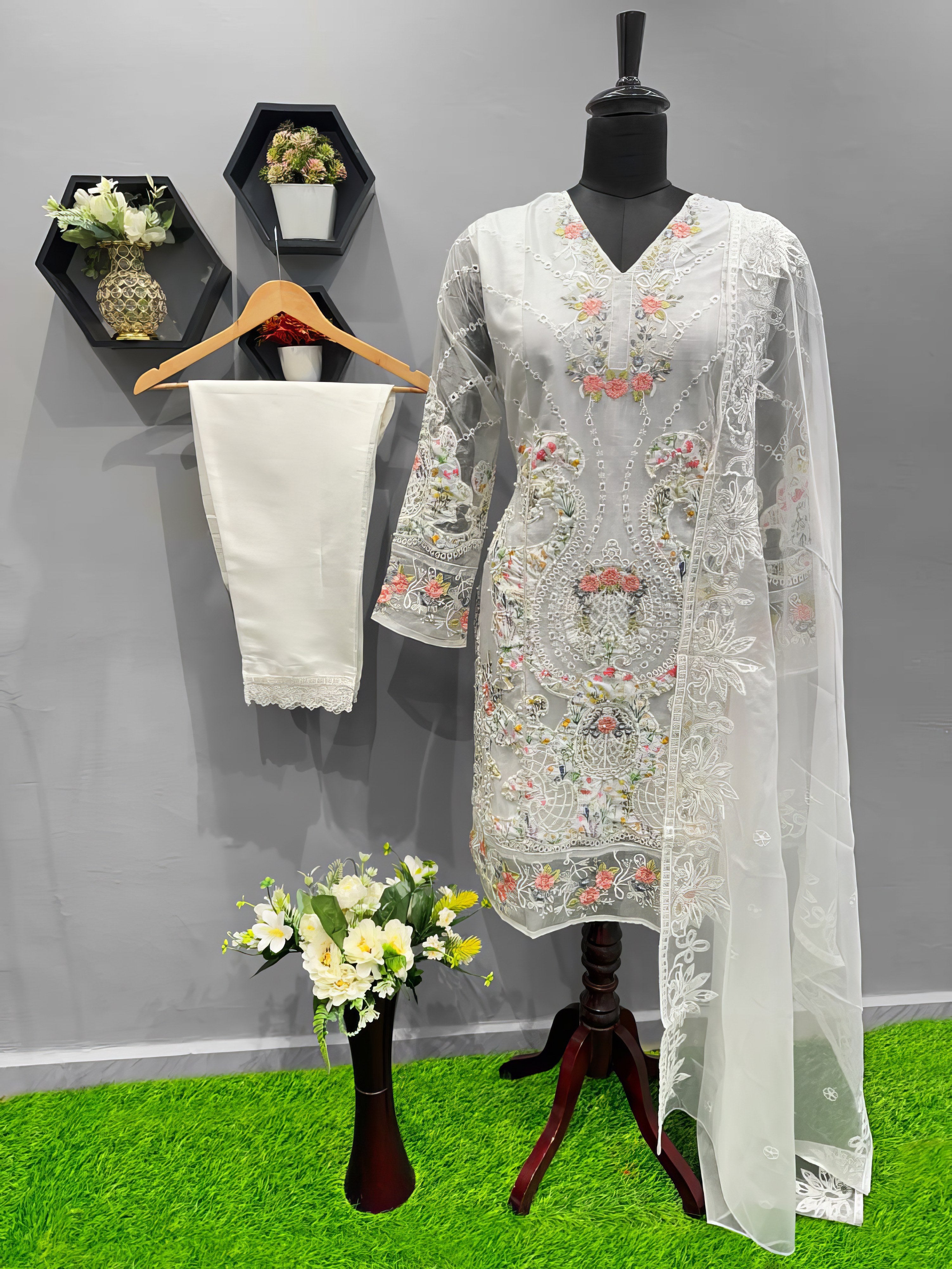 Zarlish Pearl Pakistani Suit EAPK0078