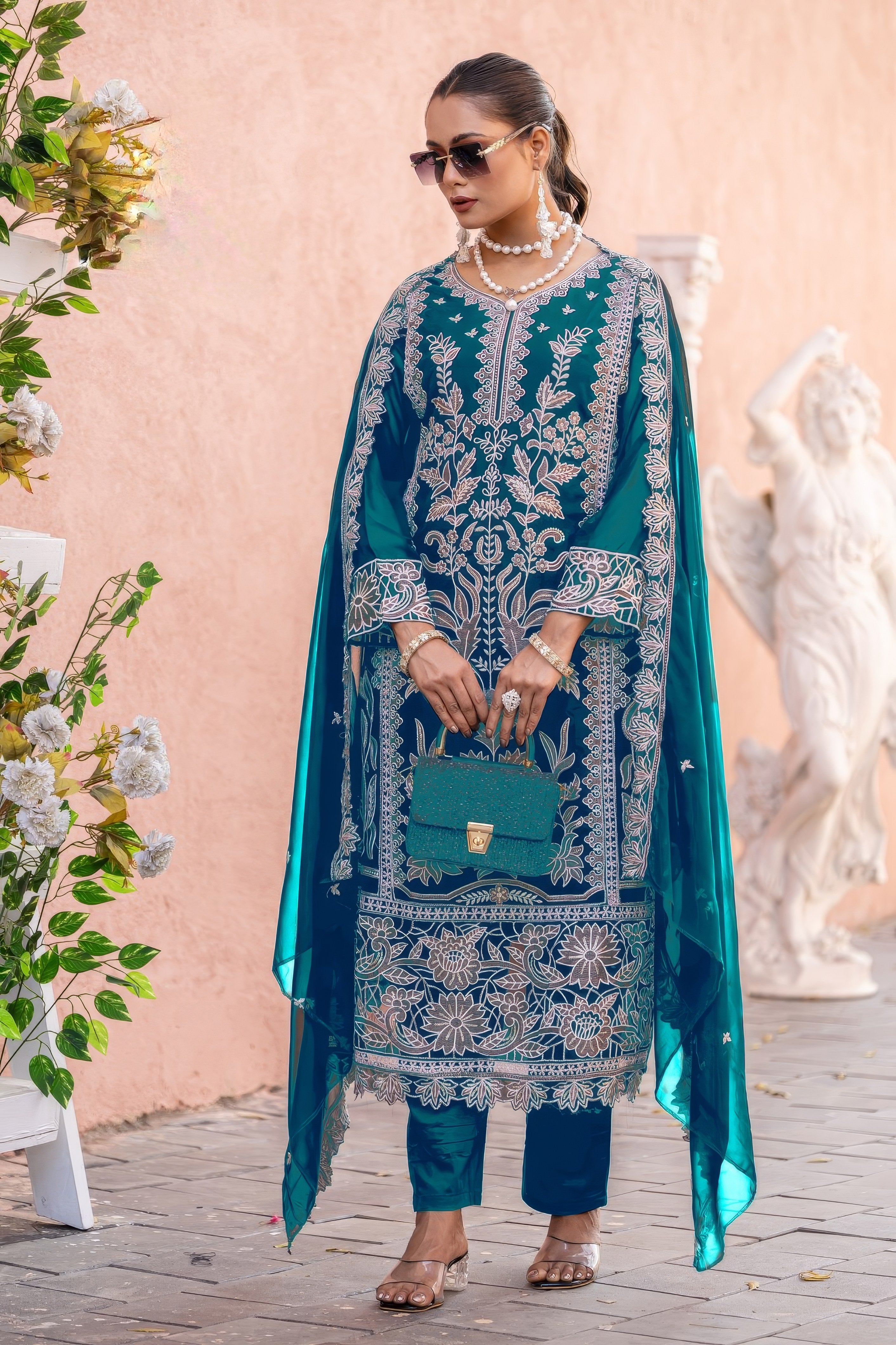 Aamira Handworked Pakistani Suit LXPK0077
