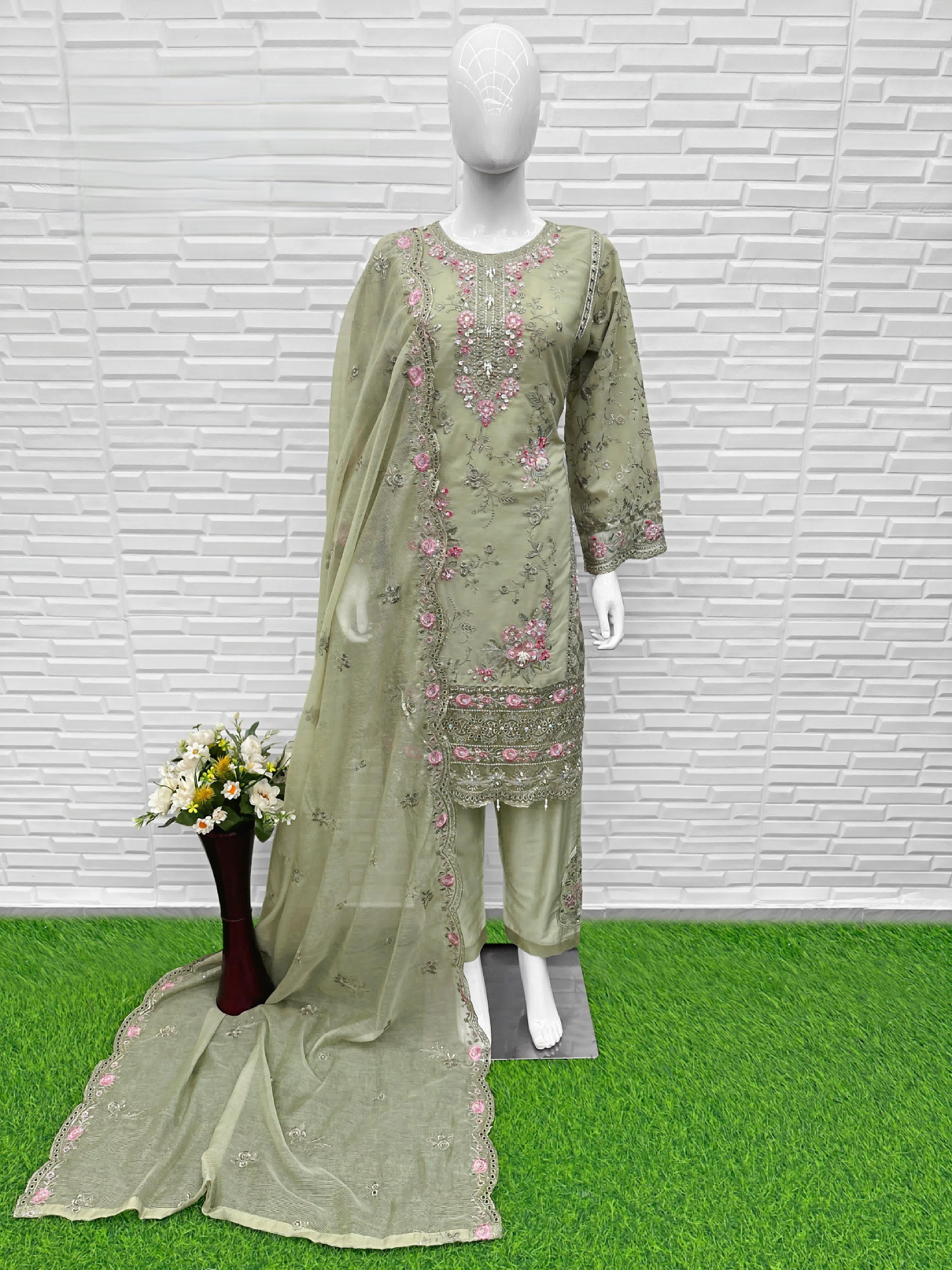 Textured Elegance Pakistani Suit EAPK0067