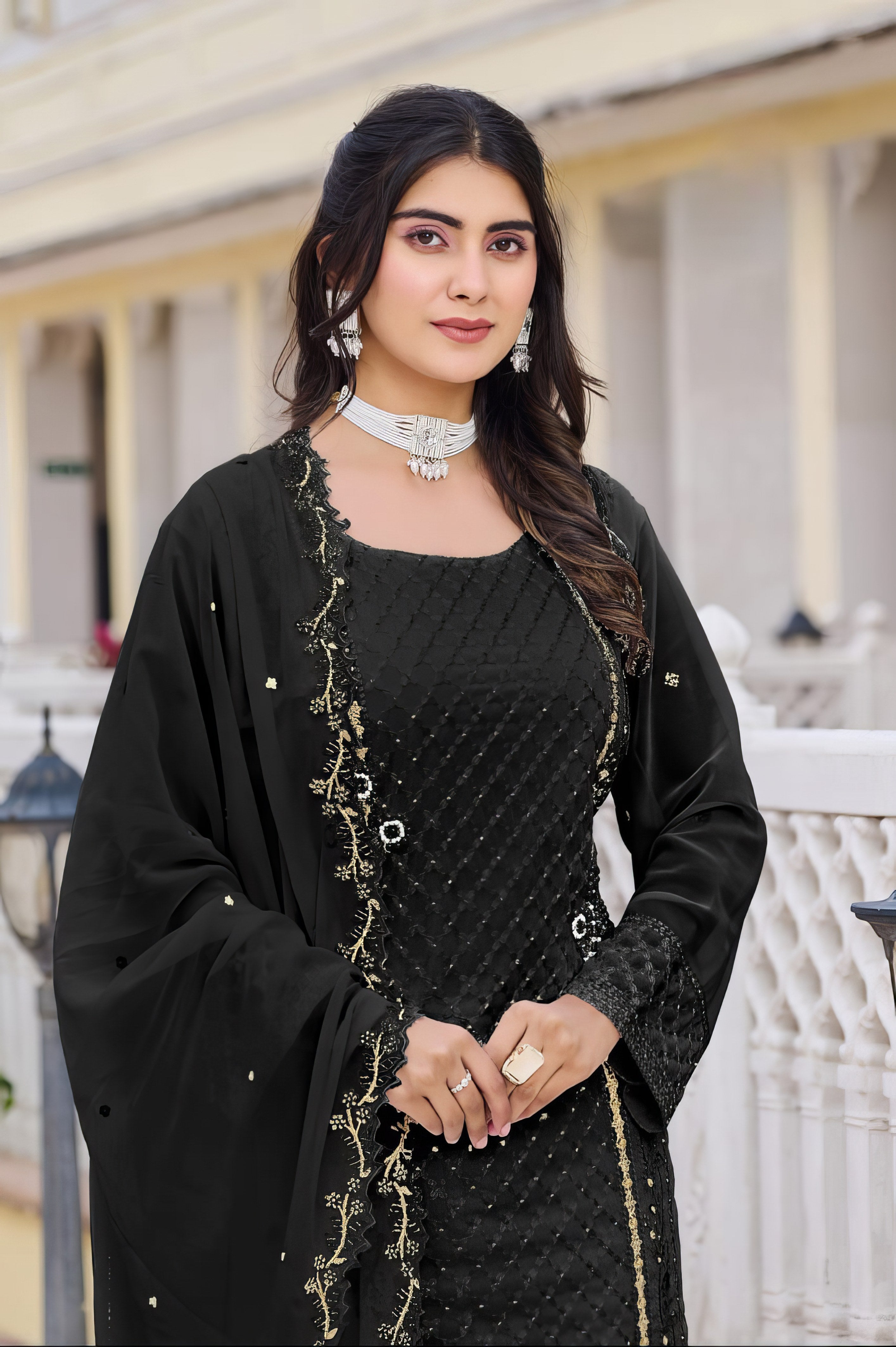 Zayra Embroidered Pakistani Suit EAPK0082