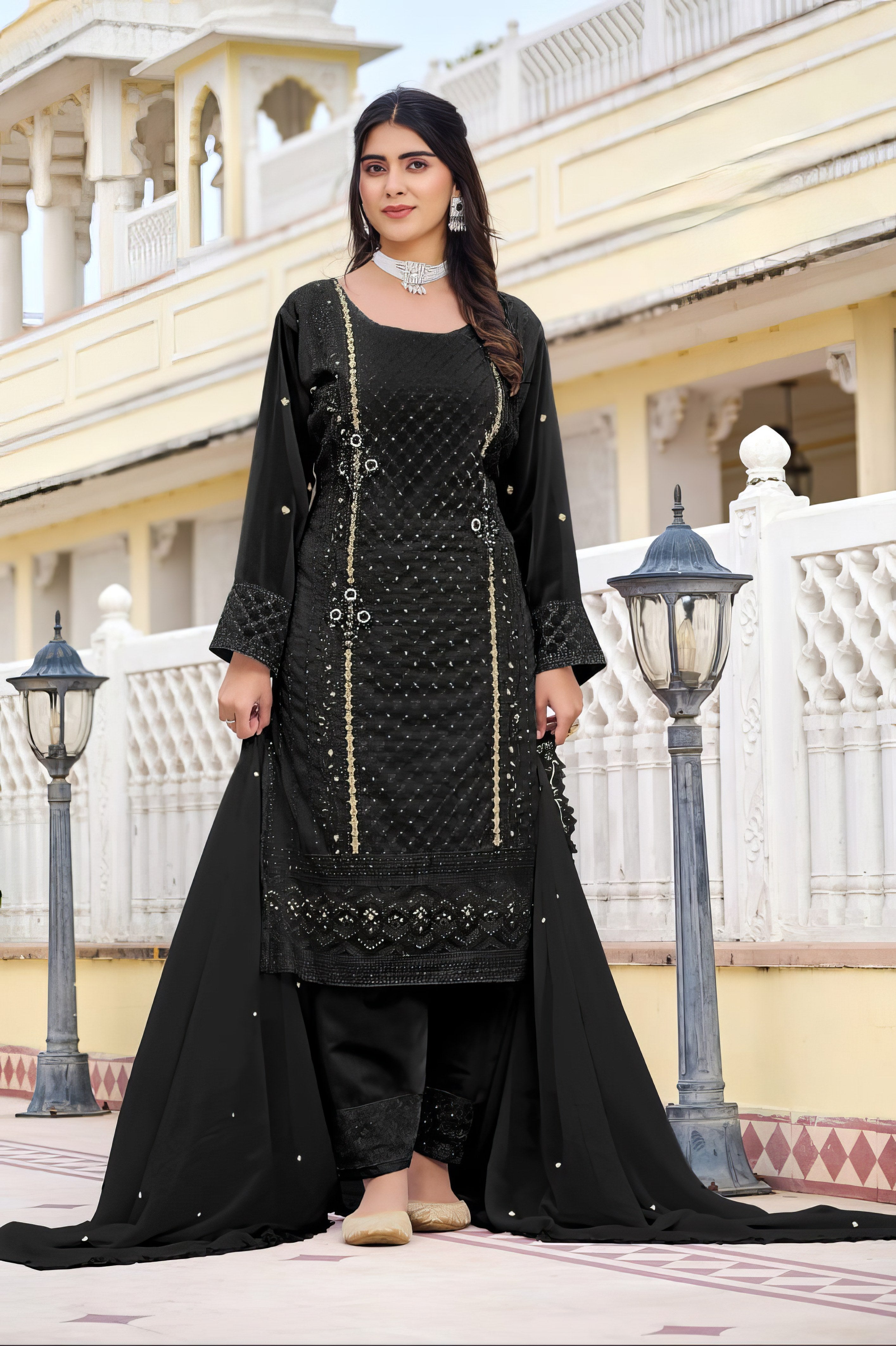 Zayra Embroidered Pakistani Suit EAPK0082