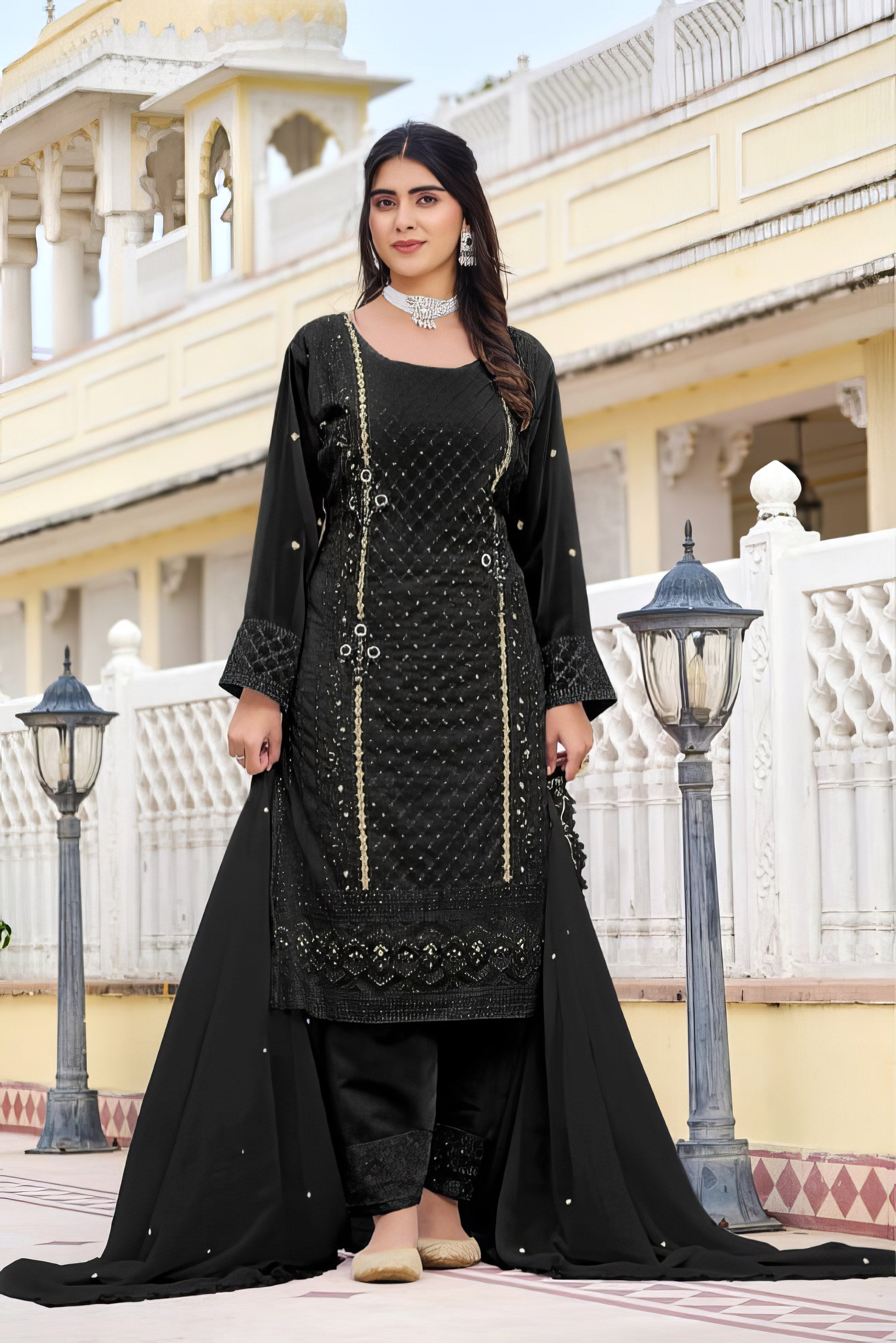 Zayra Embroidered Pakistani Suit EAPK0082