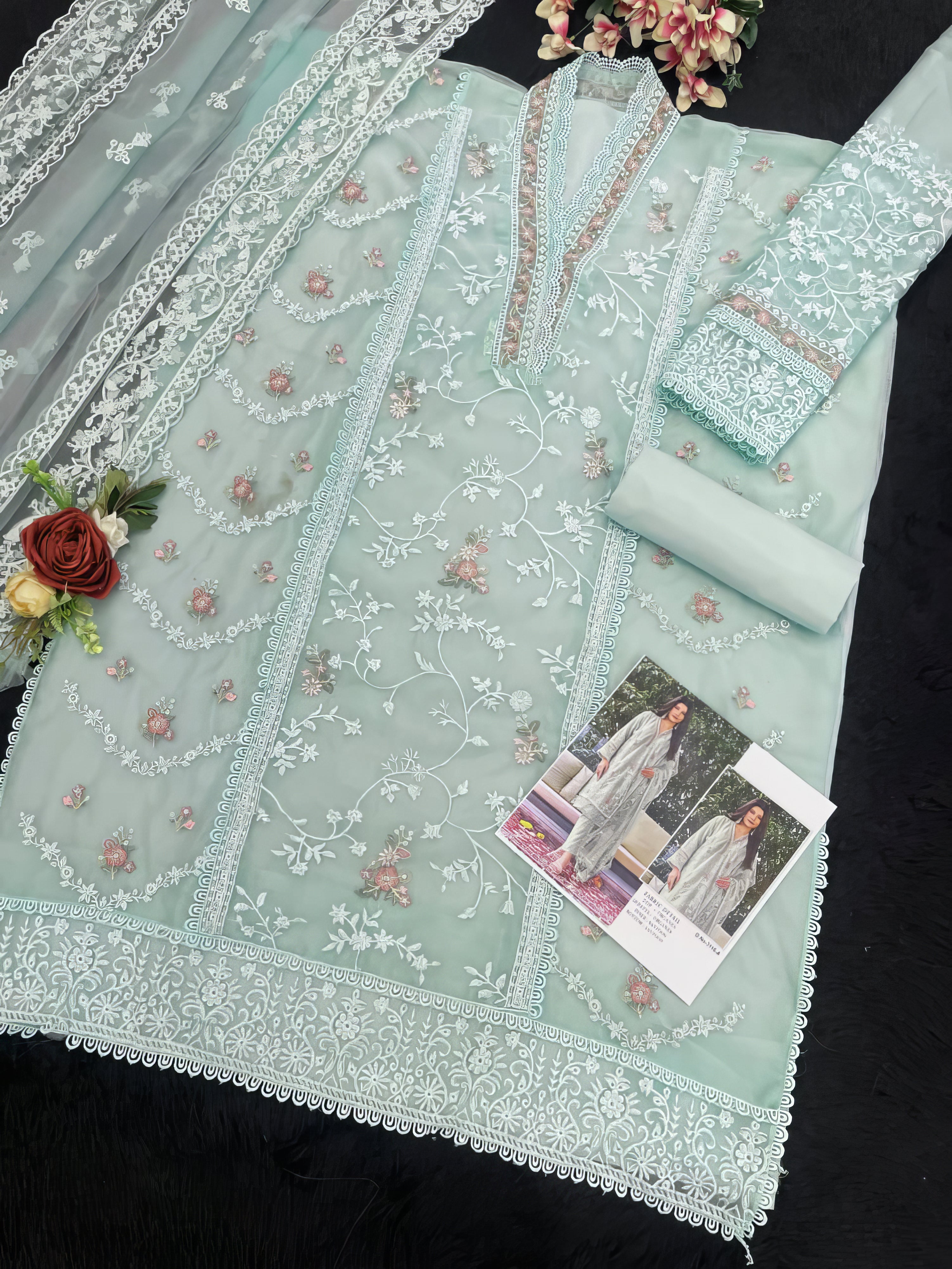 Zariya Luxe Pakistani Suit Set  EAPK0085