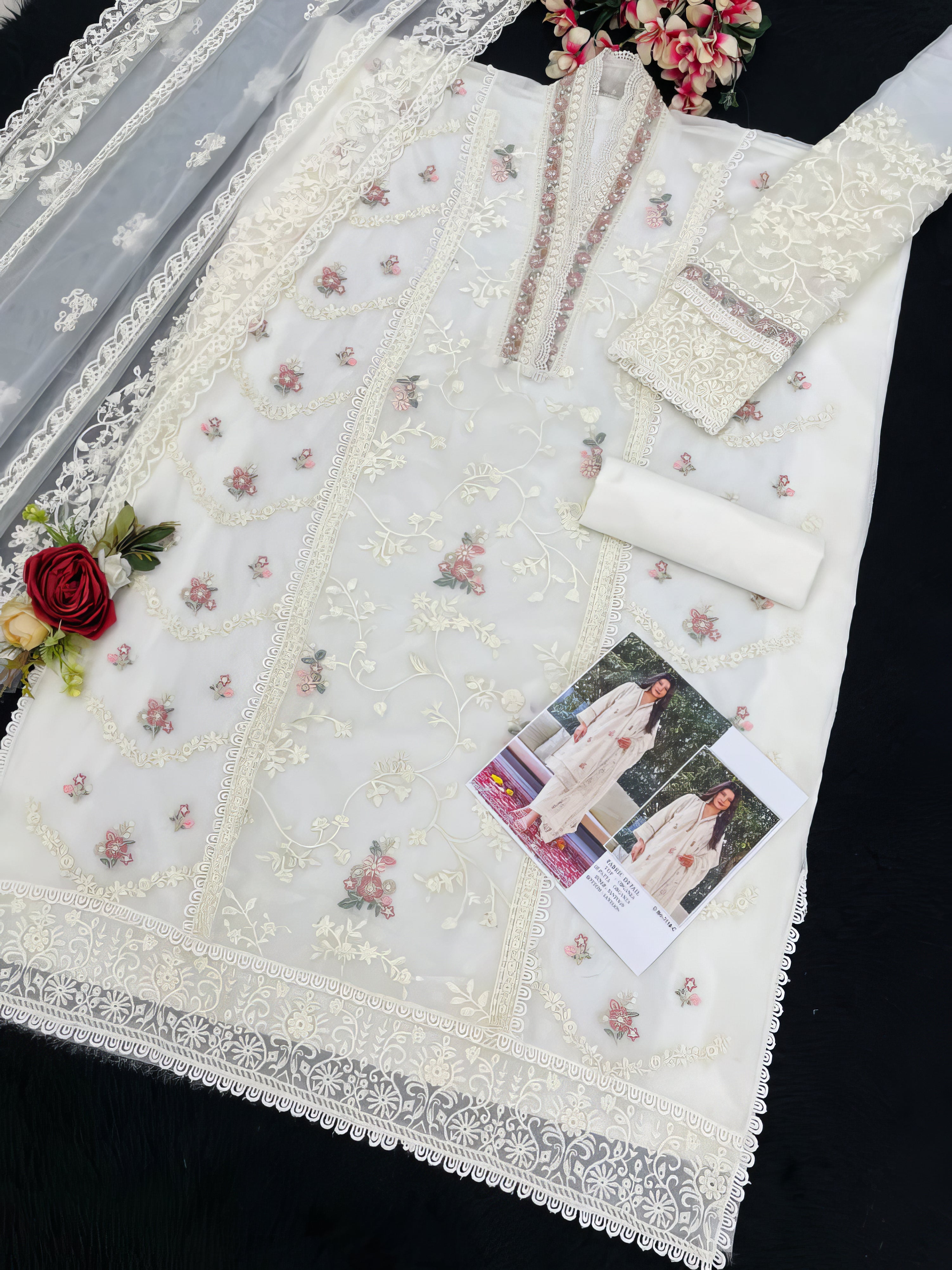Zariya Luxe Pakistani Suit Set  EAPK0085