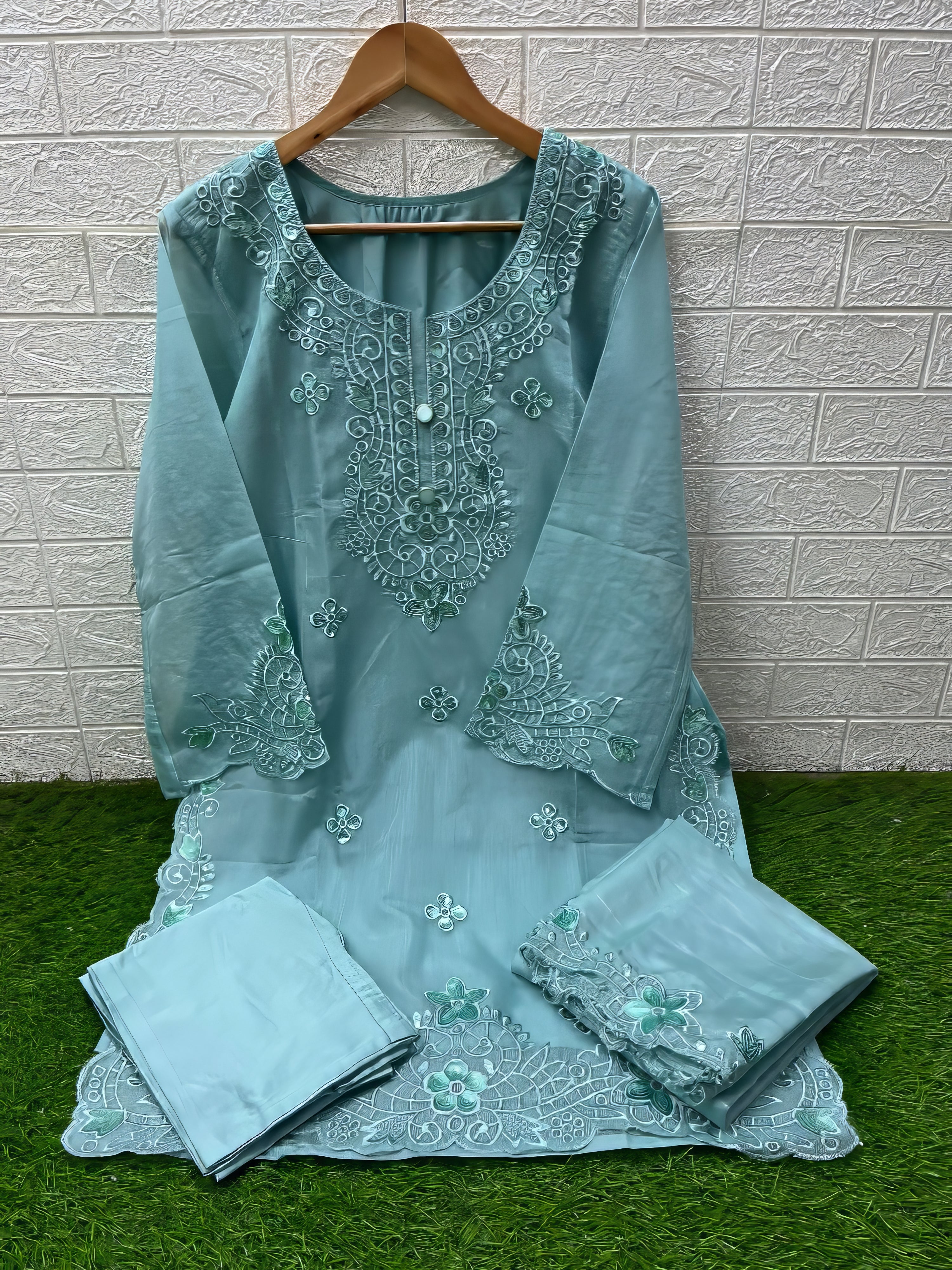 Chandni Grace Pakistani Suit EAPK0090
