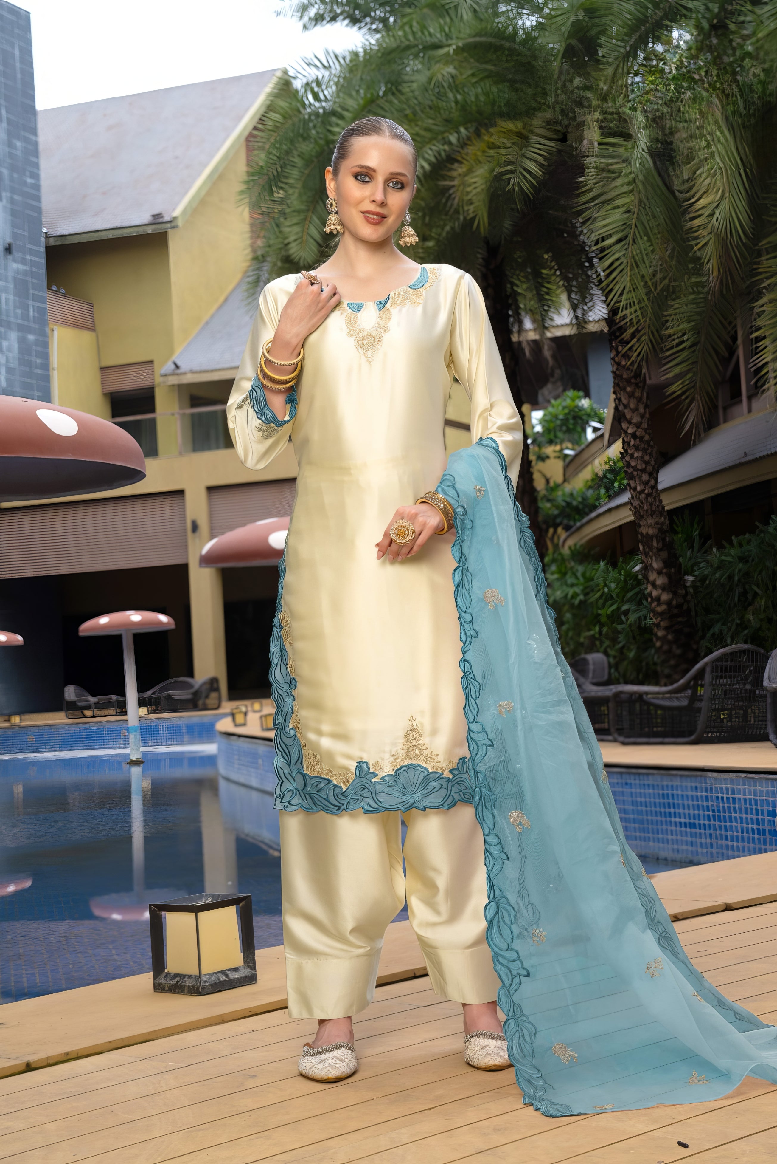 Zariya Luxe Ensemble Pakistani Suit EAPK0092