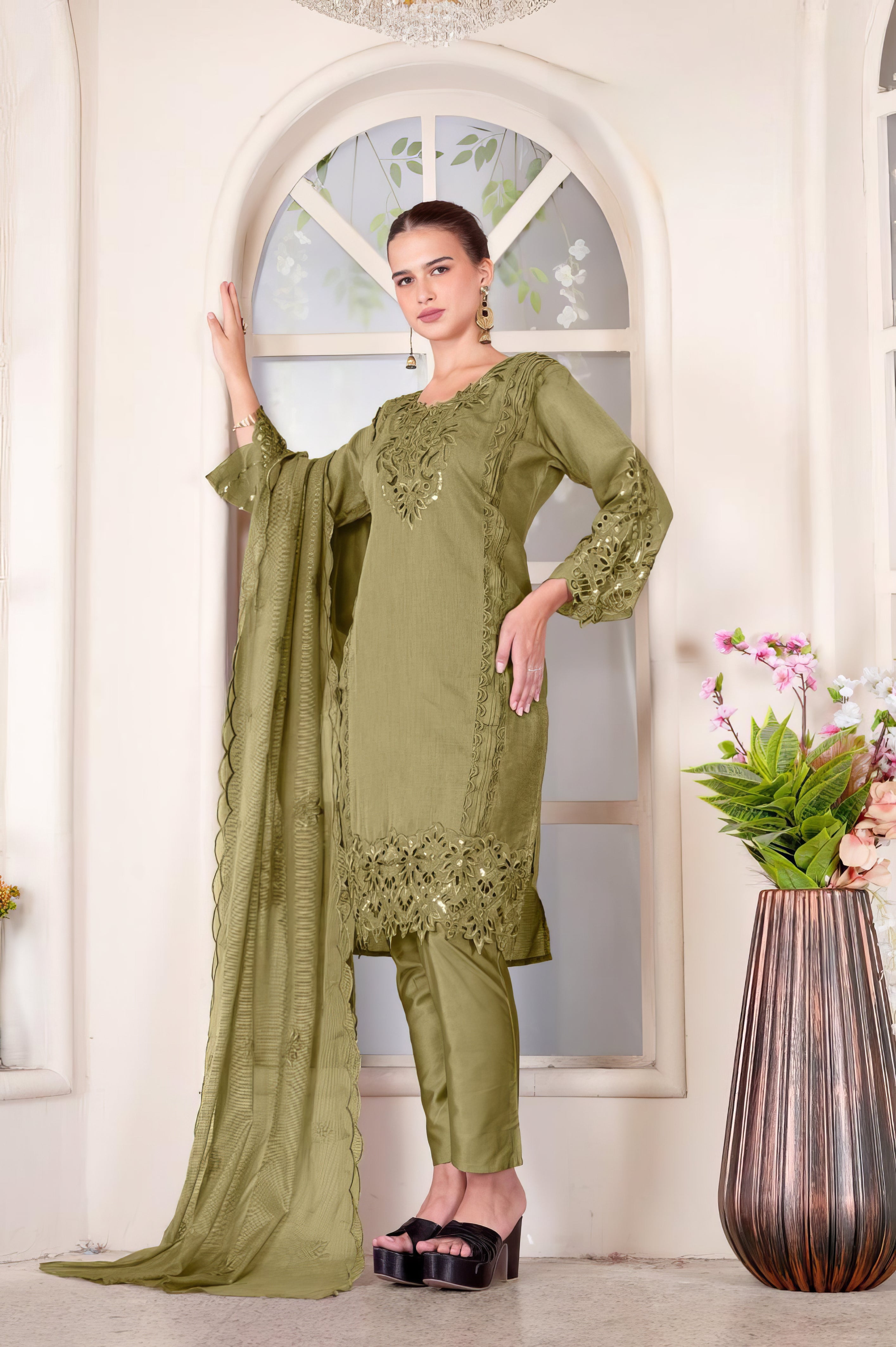 Zariya Luxe Kurti Pakistani Suit EAPK0094