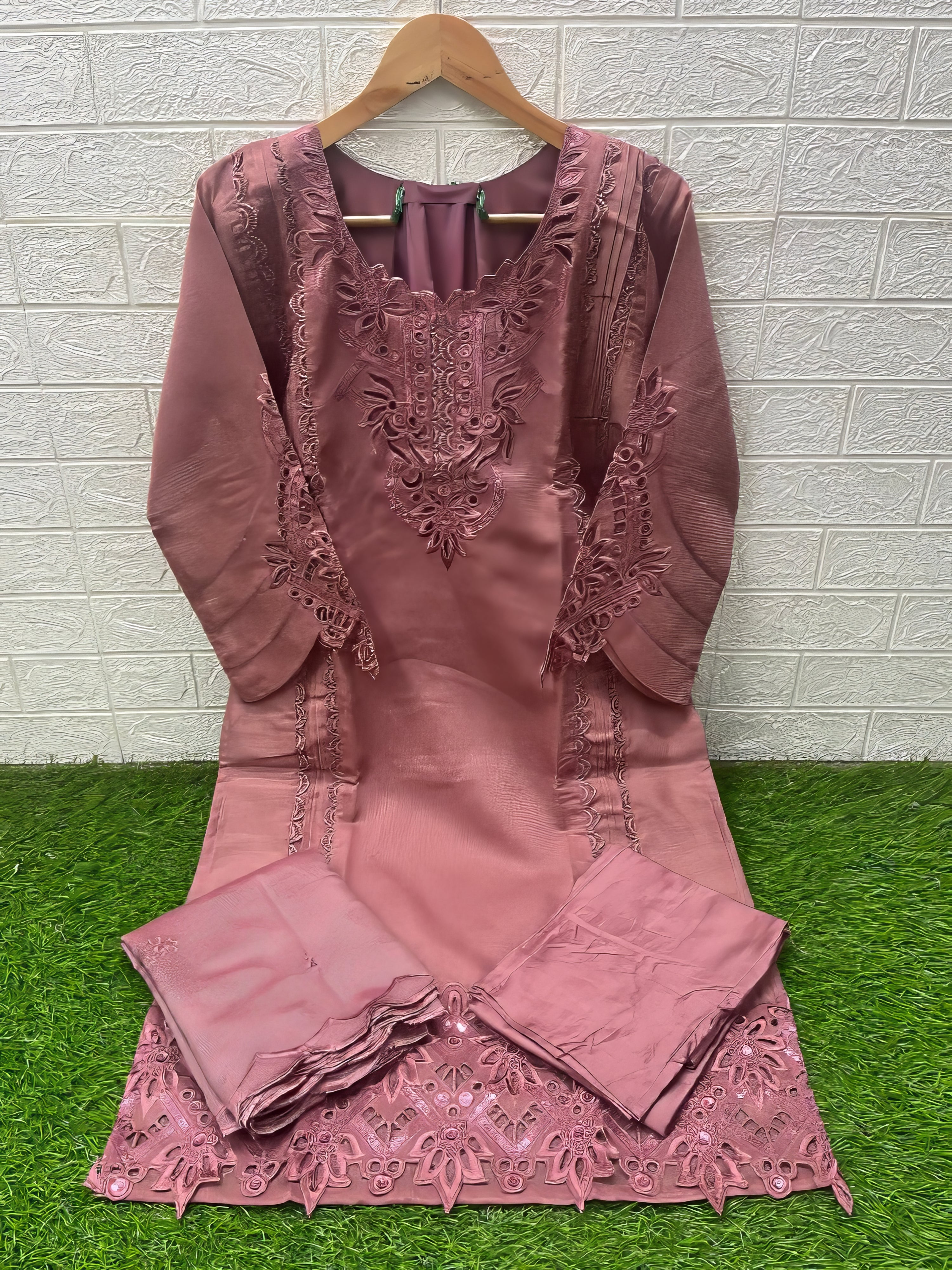 Zariya Luxe Kurti Pakistani Suit EAPK0094