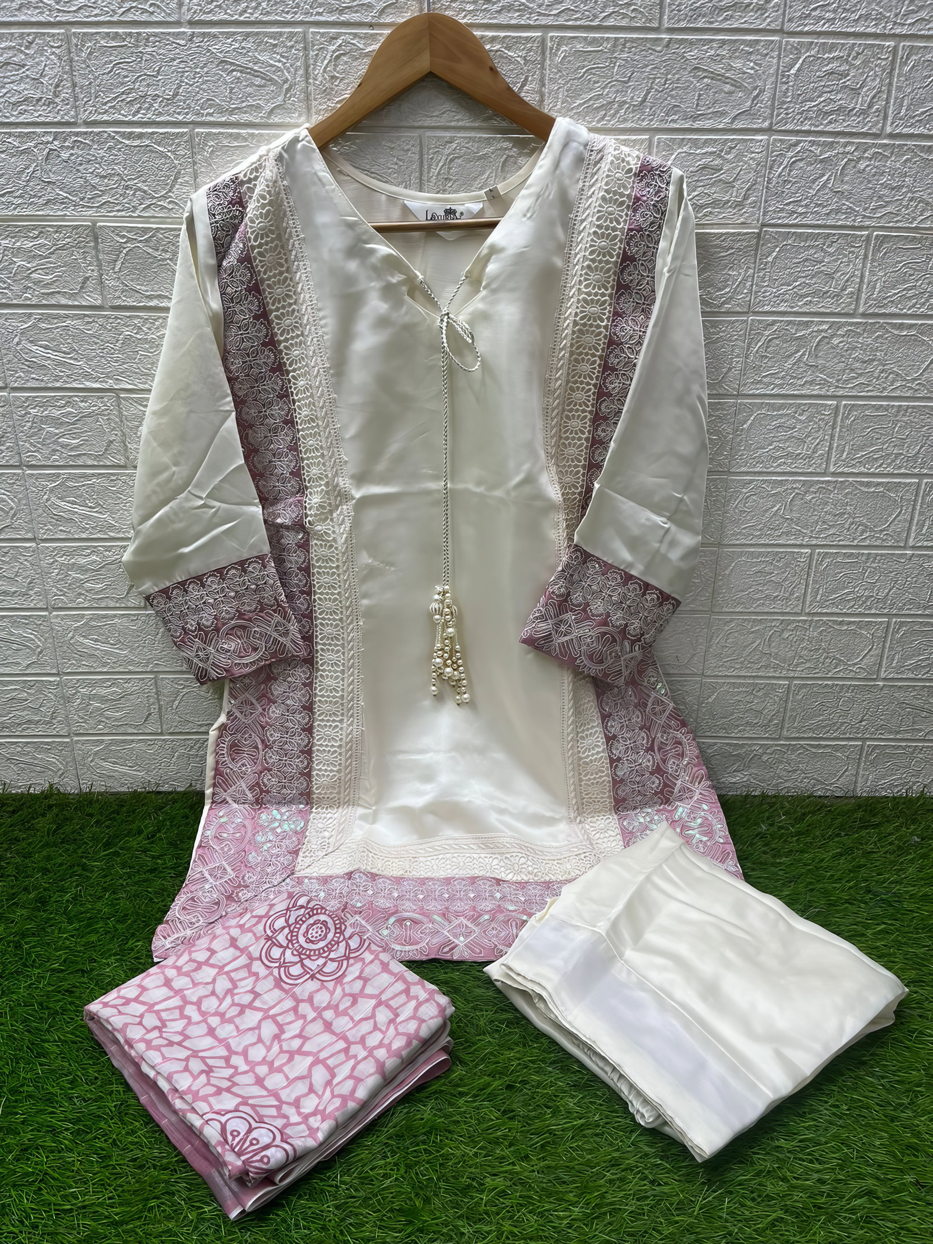 Aarzoo Pakistani Suit EAPK0096