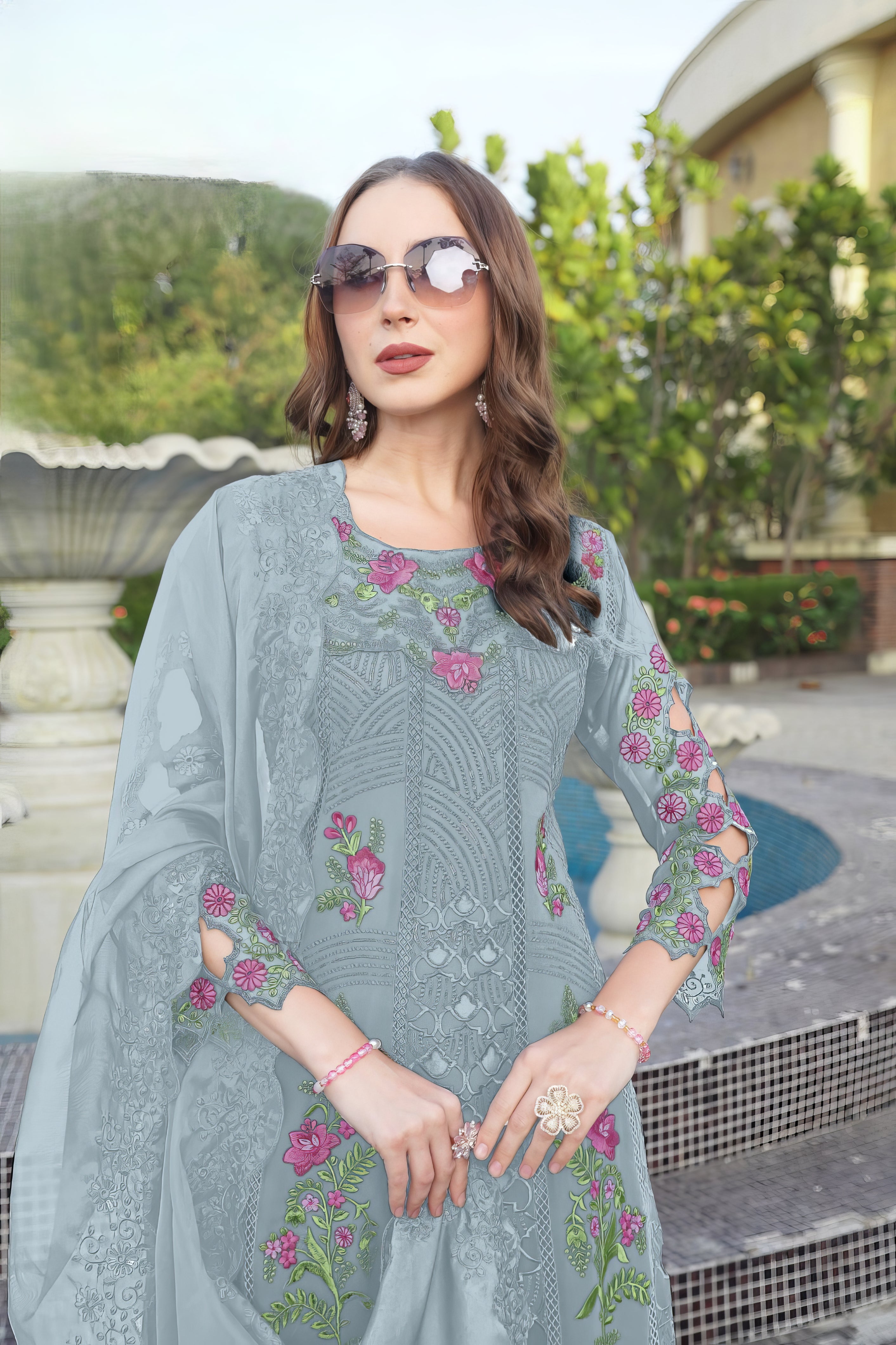 Floral Embroidered Pakistani Suit EAPK0098