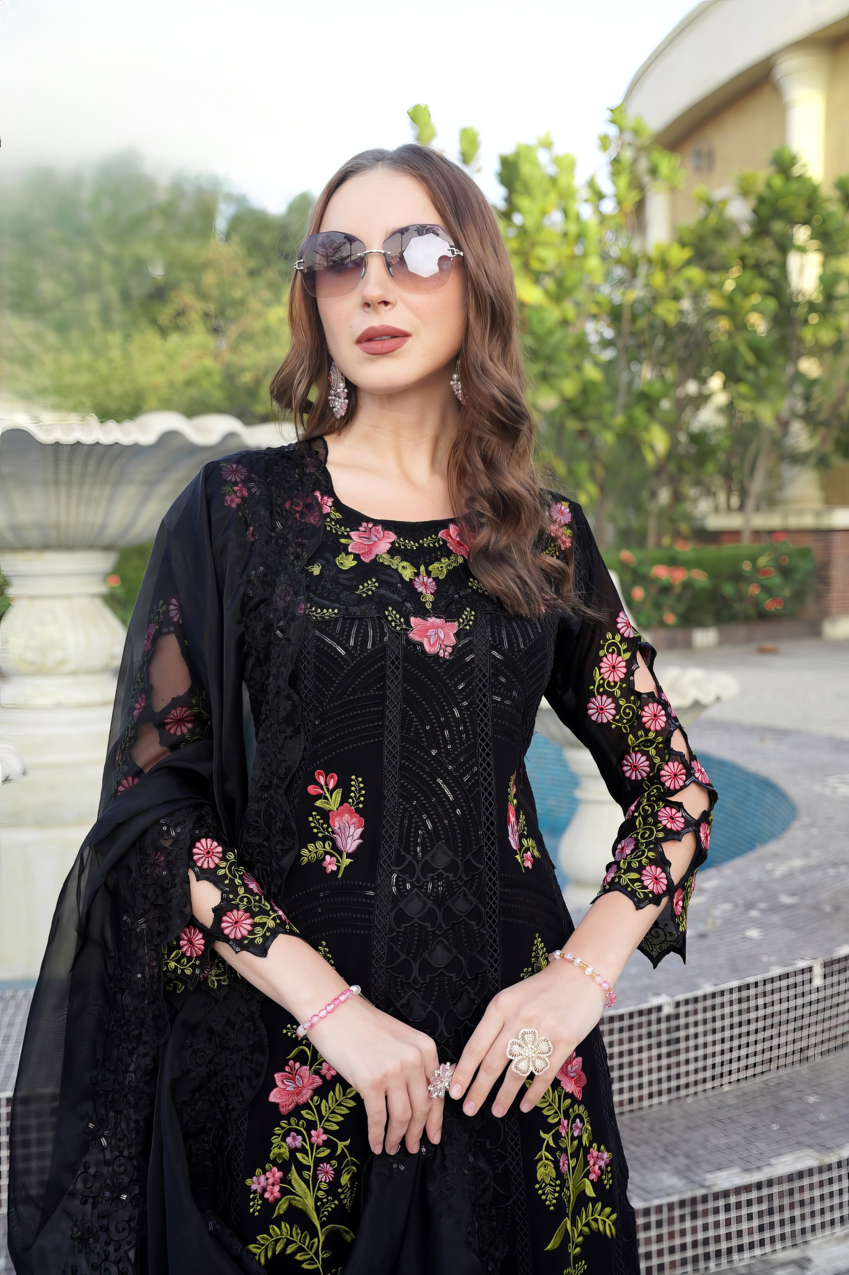 Floral Embroidered Pakistani Suit EAPK0098