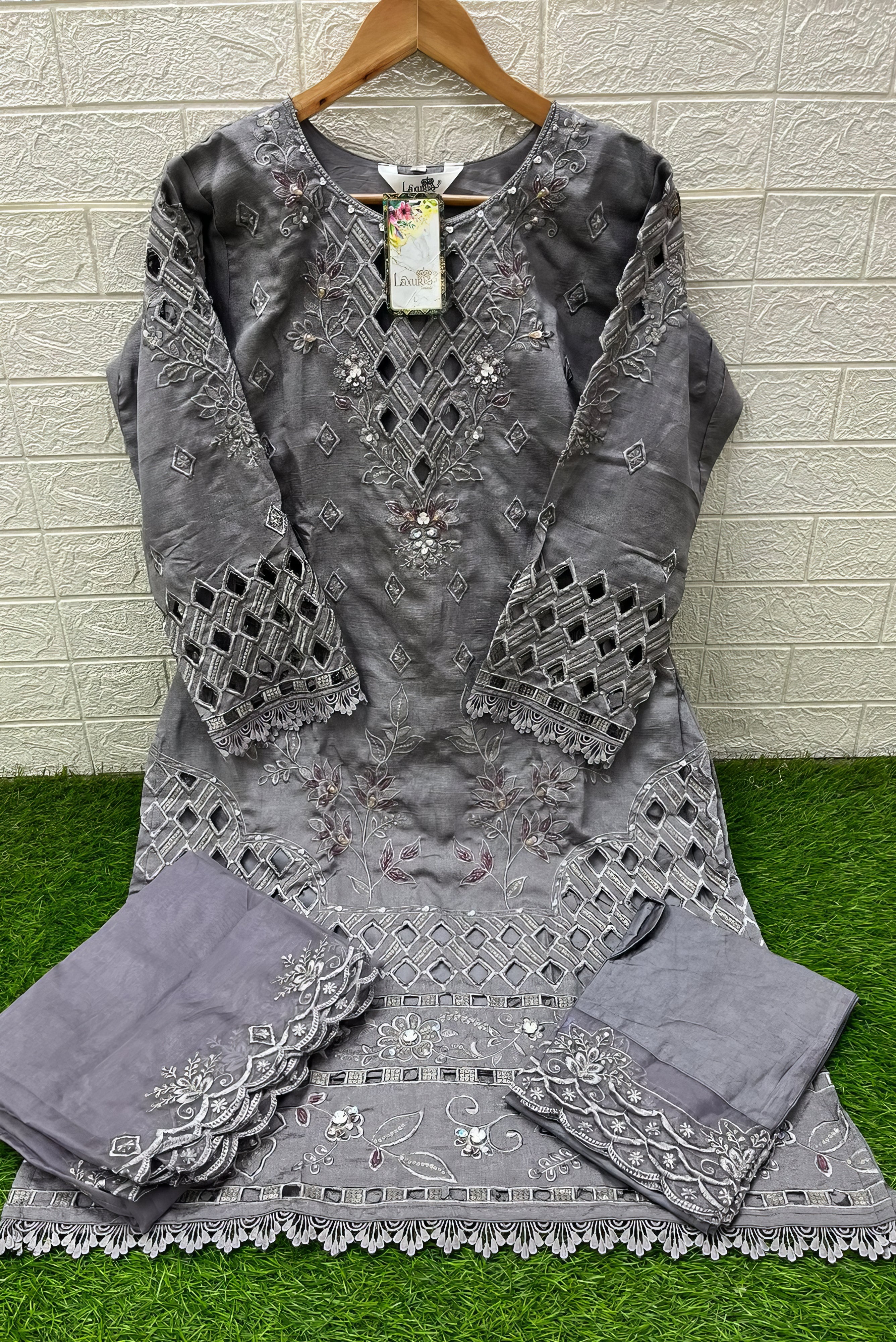 Aarzoo Pakistani Suit EAPK0099