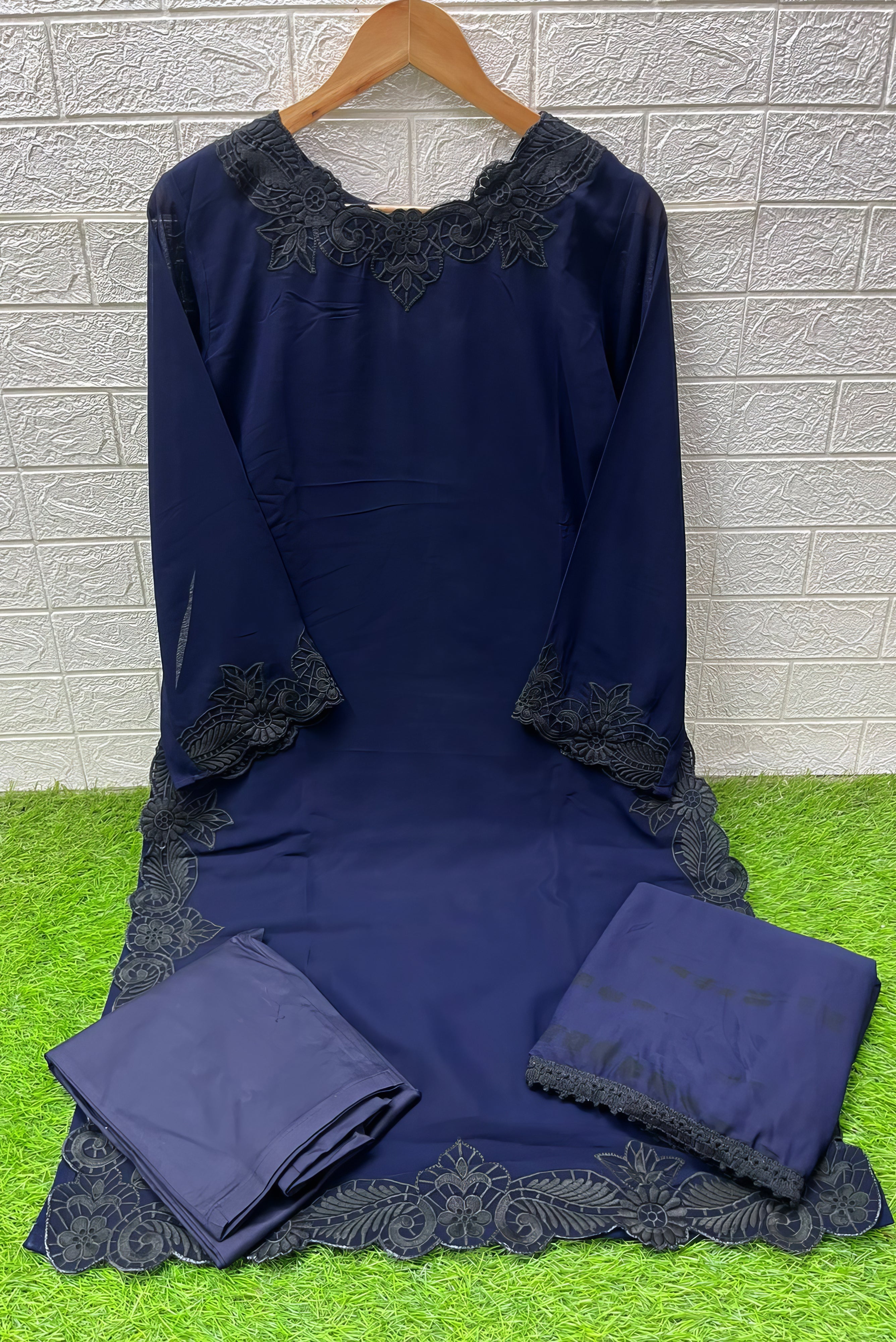 Regal Shibori Pakistani Suit EAPK0100