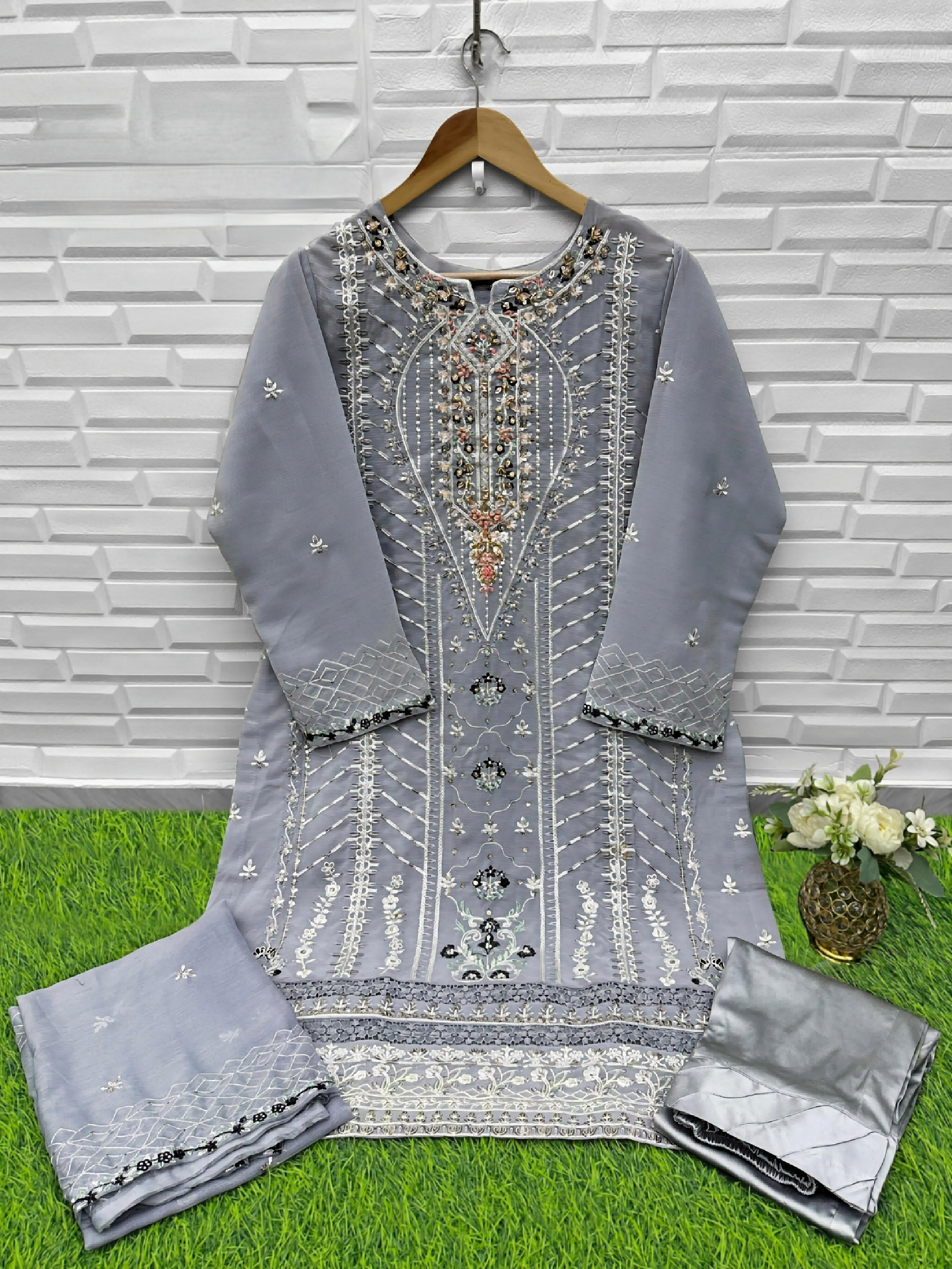 Shimmer Whisper Set PAKISTANI SUIT EAPK0058