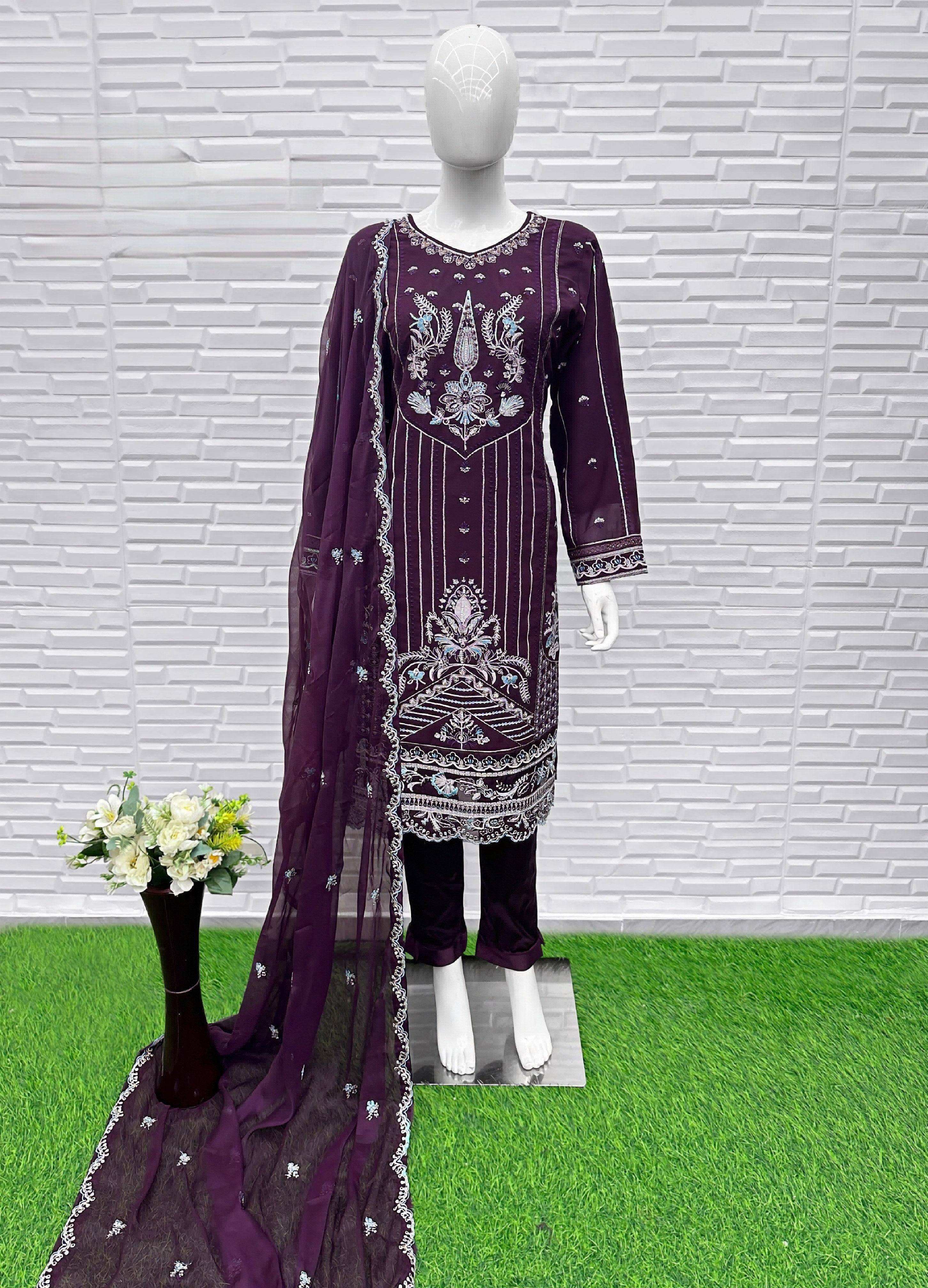 Luminous Thread Luxe Pakistani Suit LXPK0051