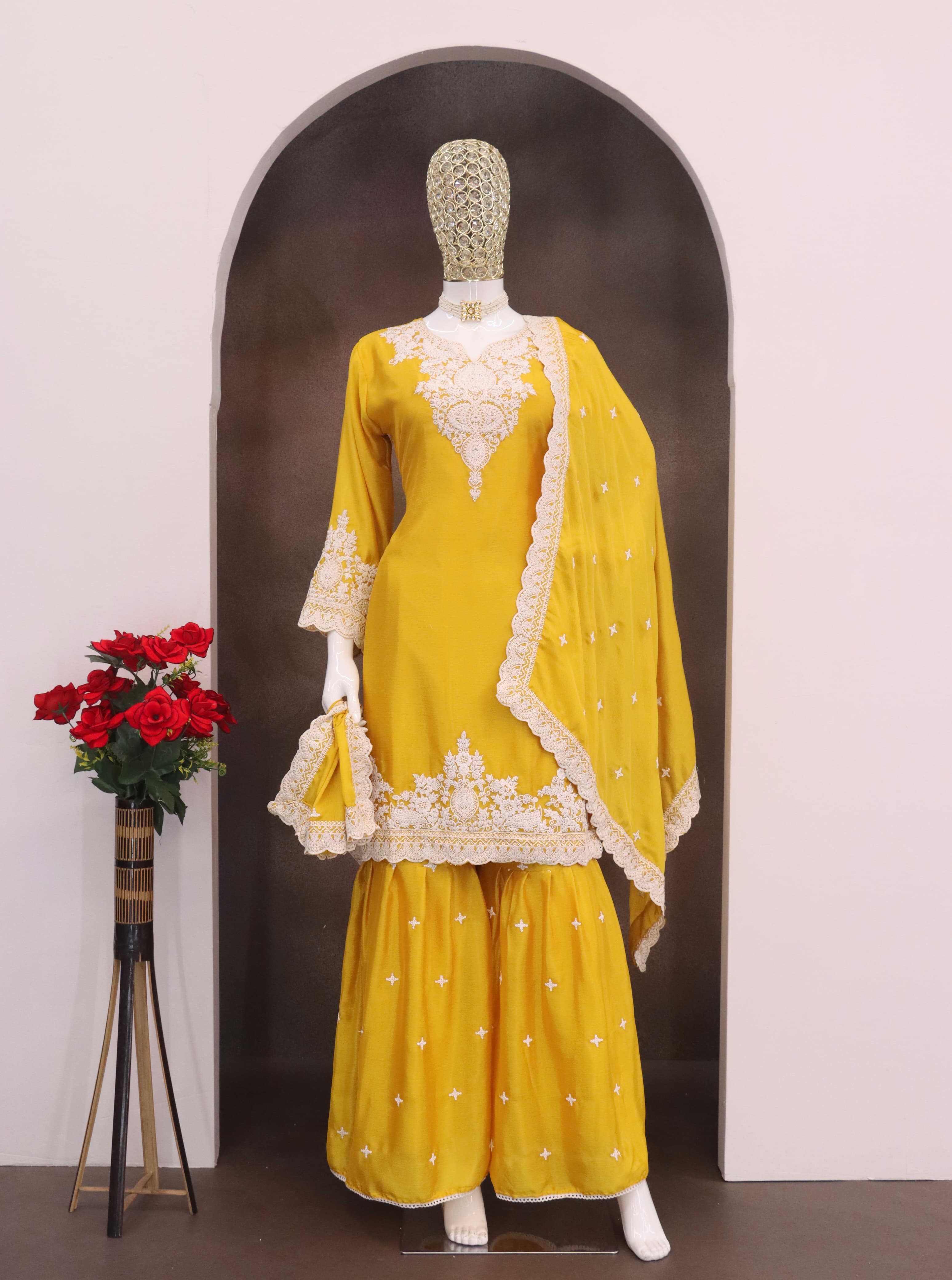 Threaded Whisper chinon SHARARA EASR0031