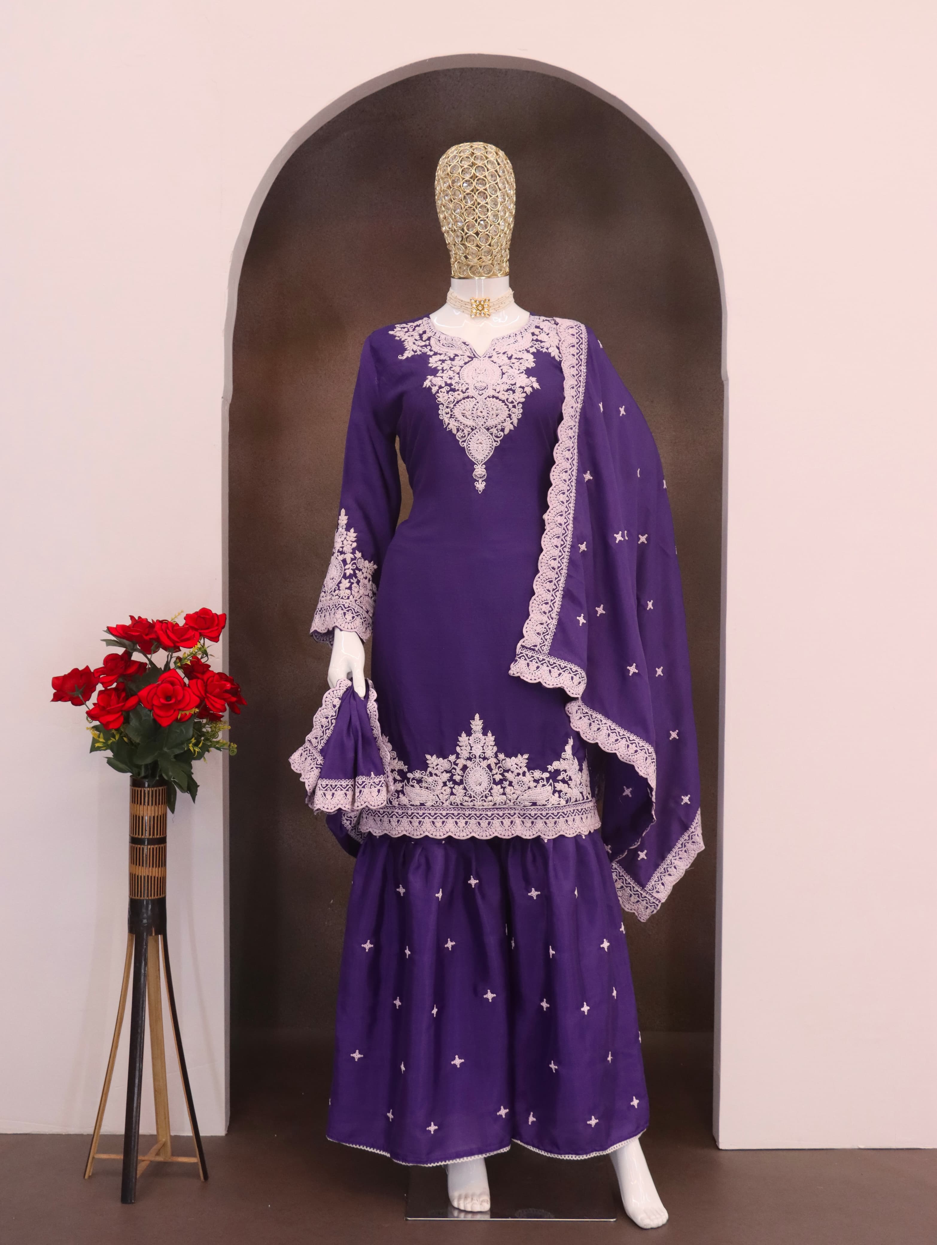 Threaded Whisper chinon SHARARA EASR0031
