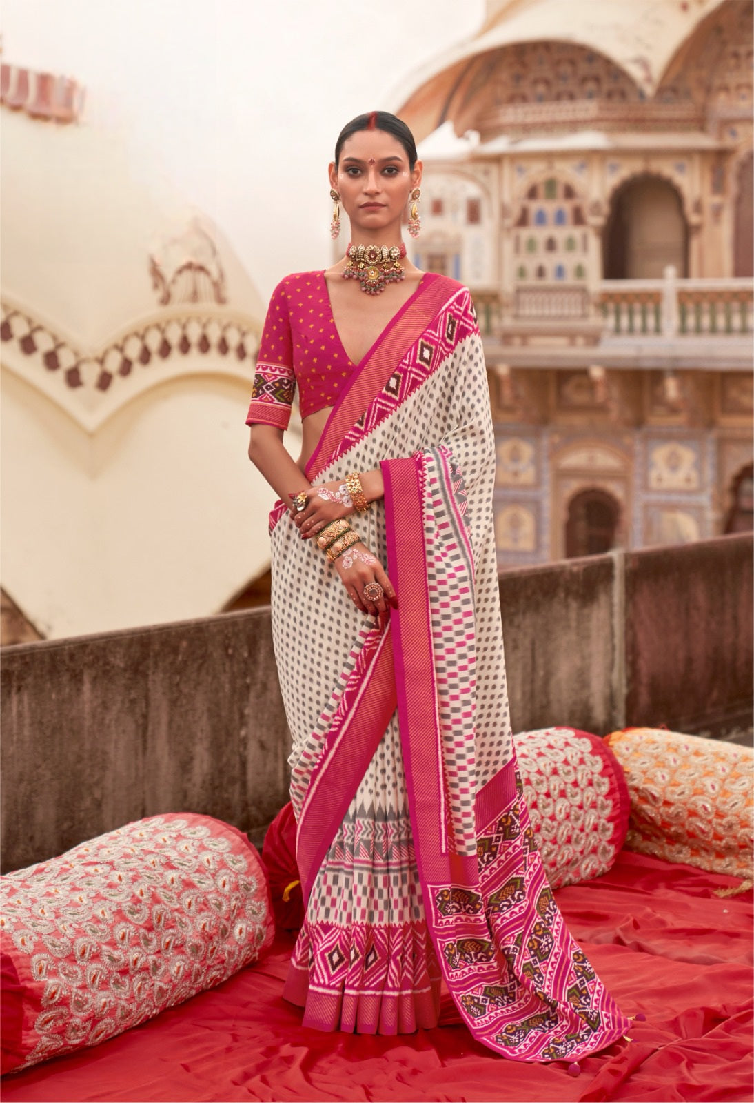 Glory Luxe Silk Saree EASE0030