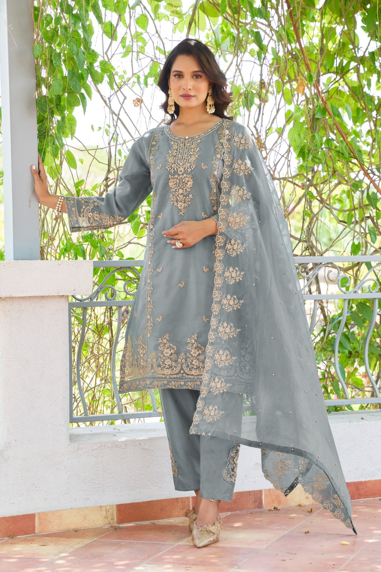 Ornate Glow Pakistani Suit EAPK0066